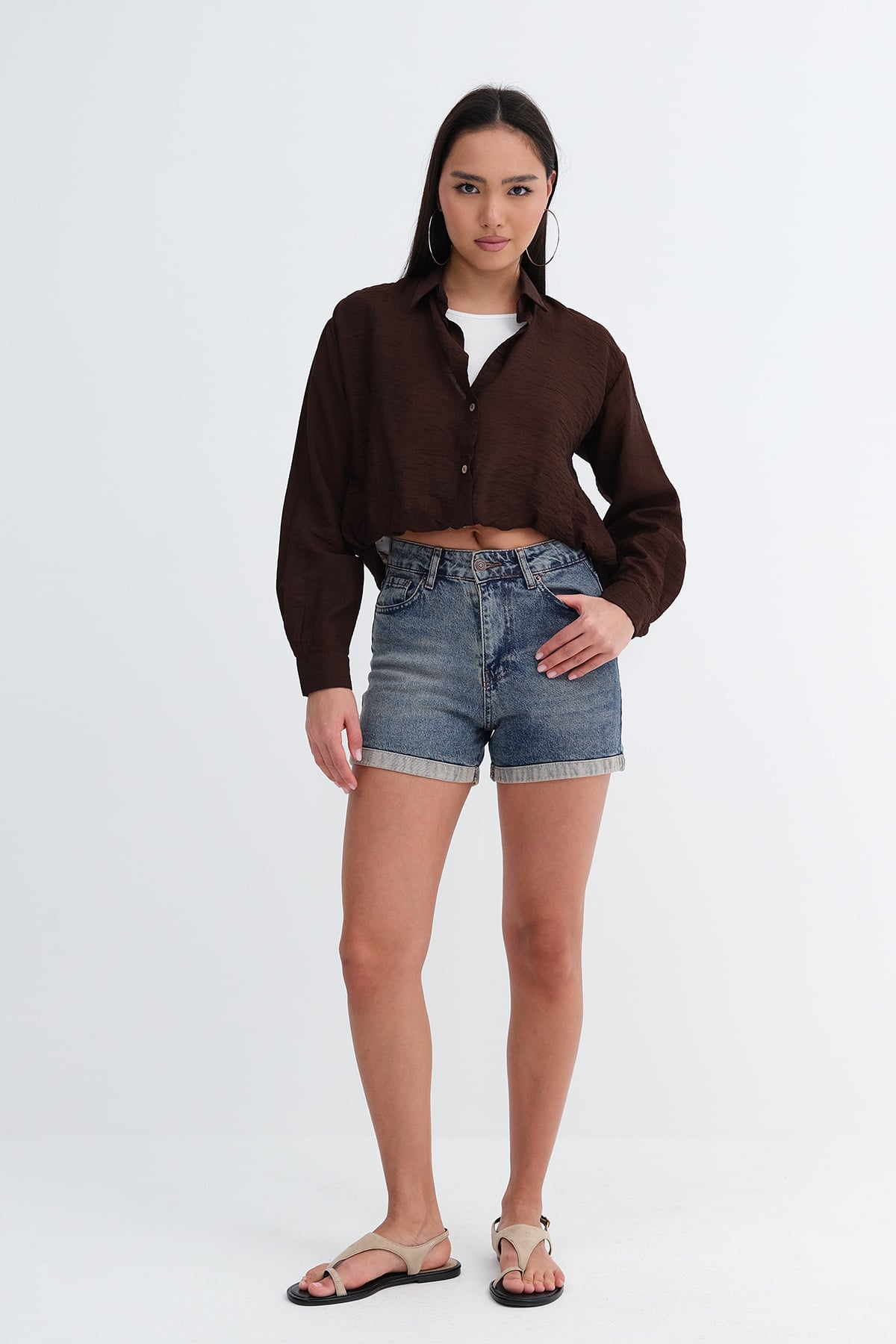 Light-Blue_Denim-Shorts-with-Pockets-addax