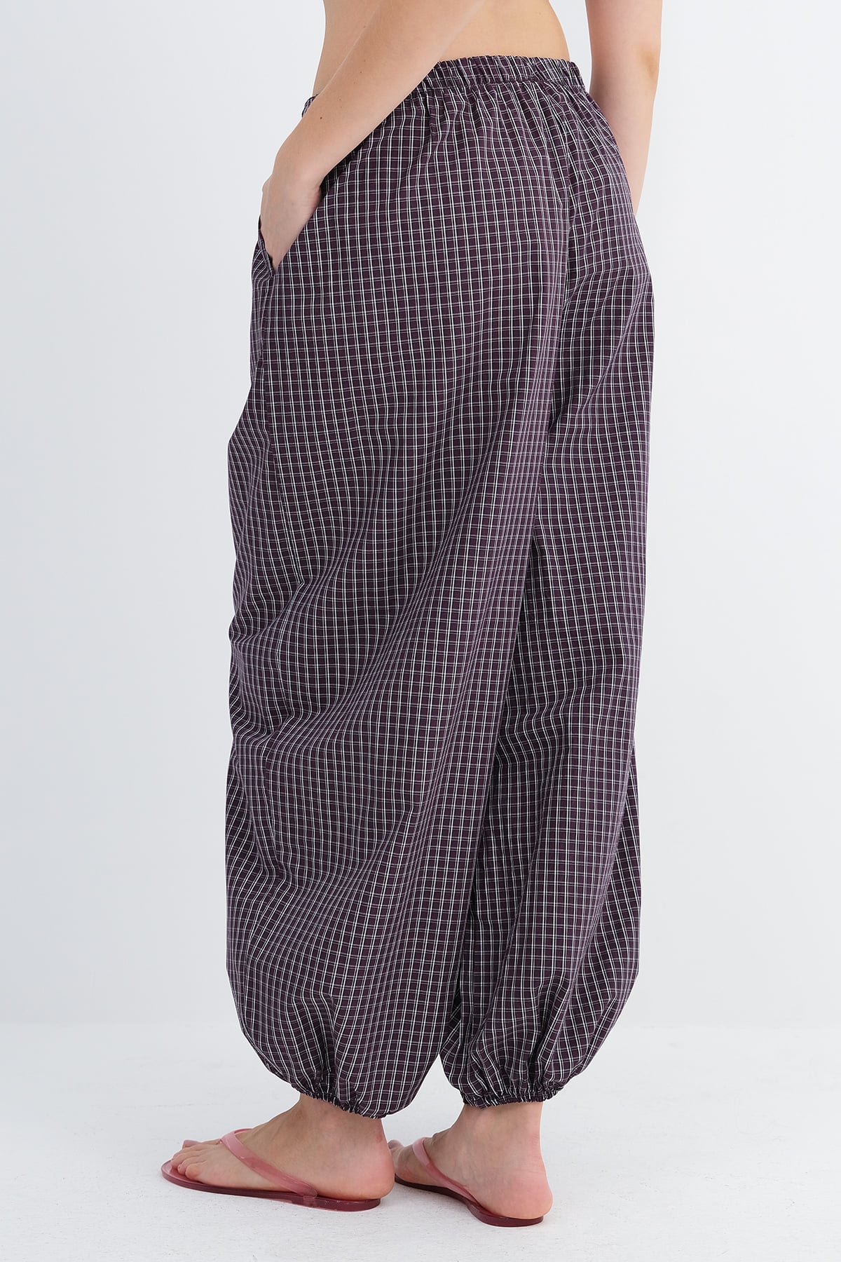 Gardenia_Plaid-Jogger-Pants-addax