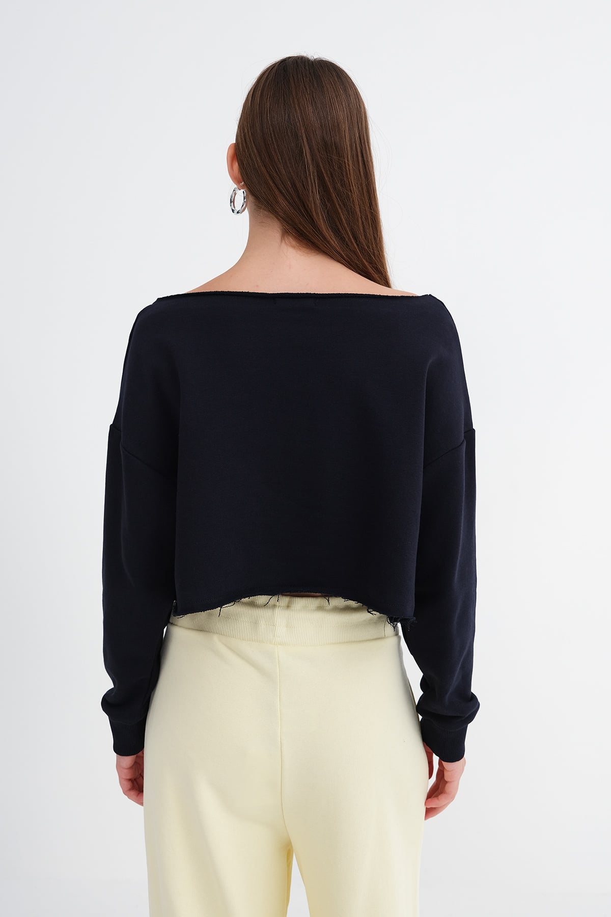 Dark-Night-Blue_Boat-Neck-Crop-Sweatshirt-addax