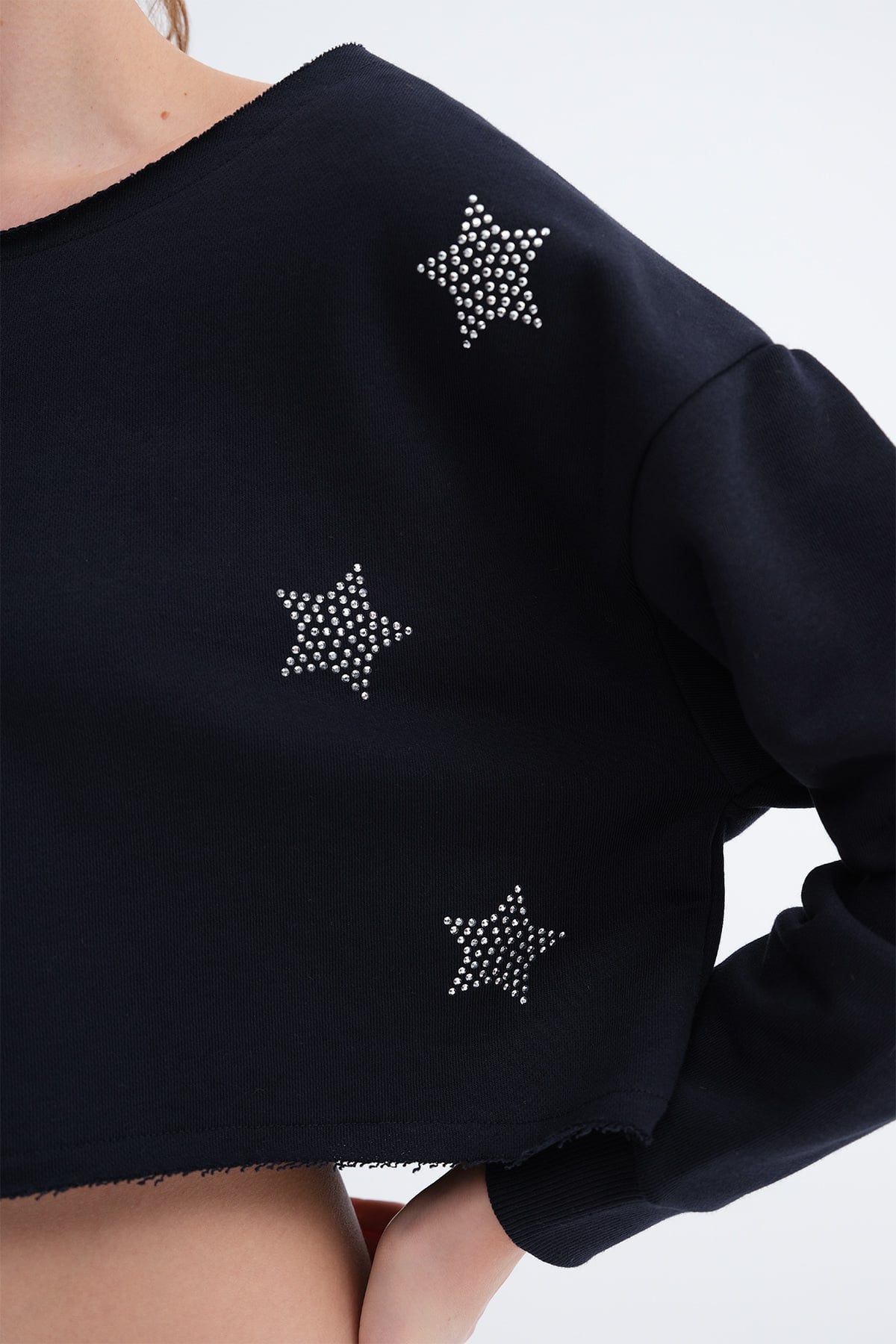 Dark-Night-Blue_Star-Patterned-Rhinestone-Crop-Sweatshirt-addax
