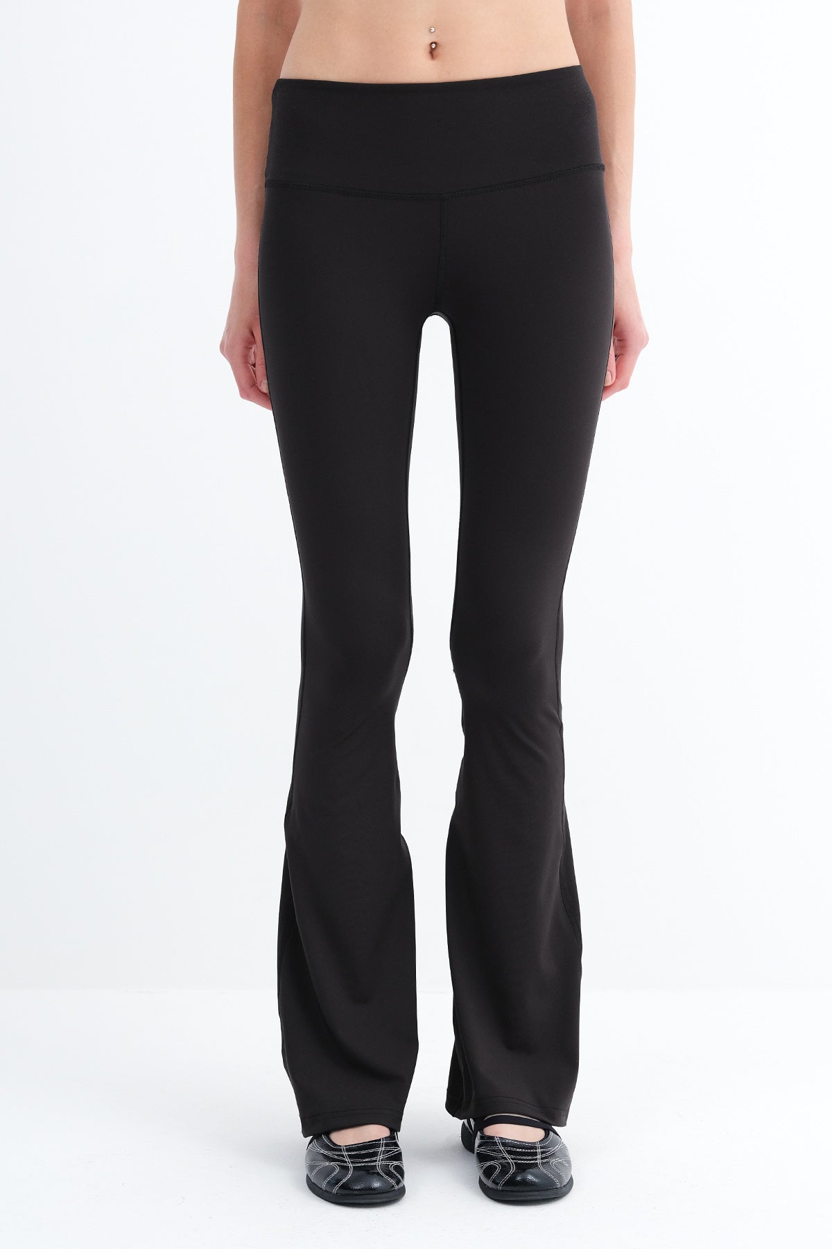 Black_Flared-Leggings-addax
