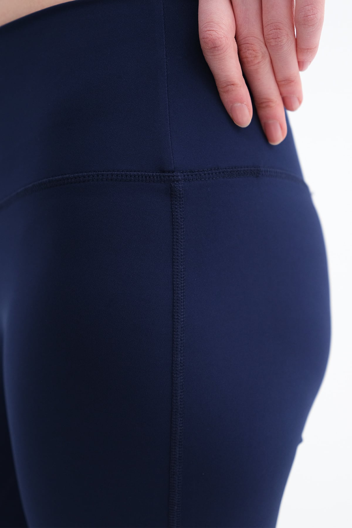 Dark-Night-Blue_Flared-Leggings-addax