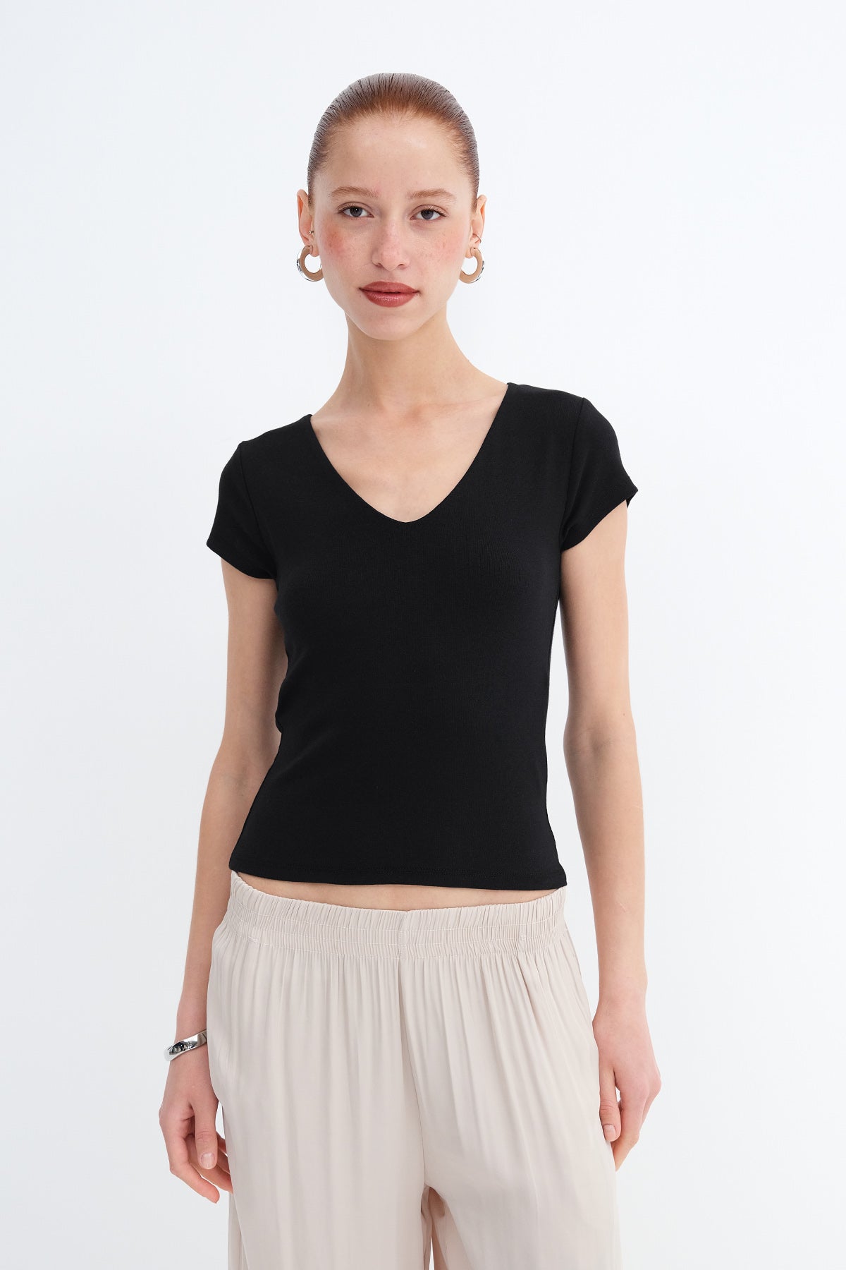 Black_V-Neck-Modal-T-shirt-addax