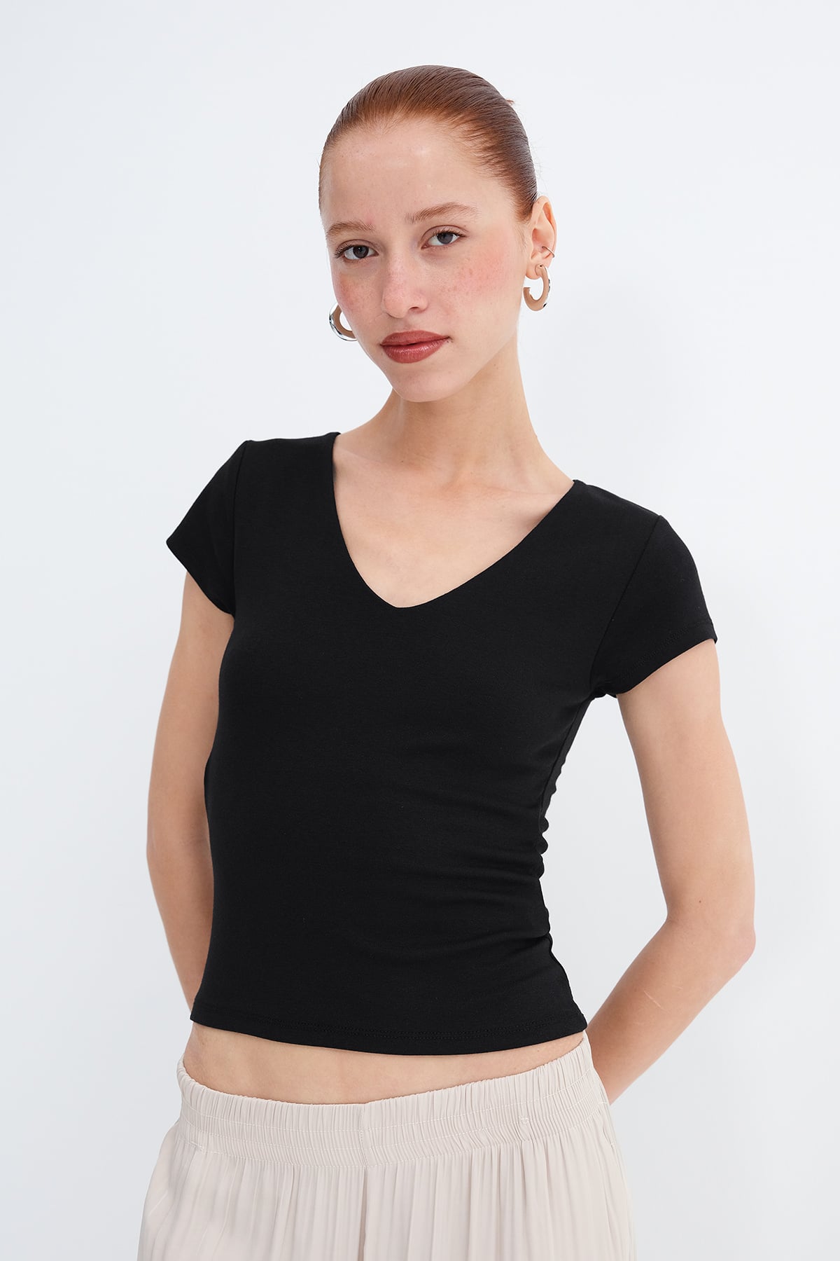 Black_V-Neck-Modal-T-shirt-addax