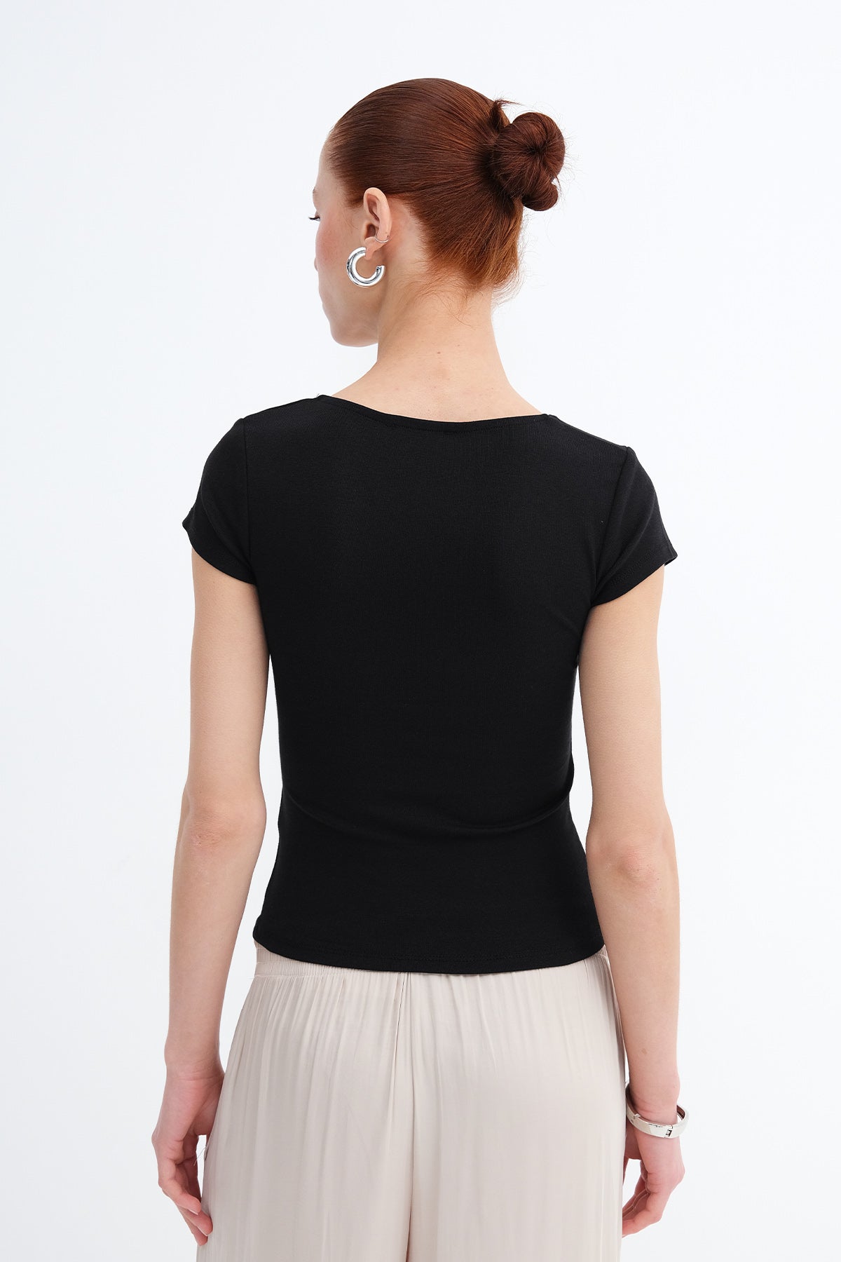 Black_V-Neck-Modal-T-shirt-addax