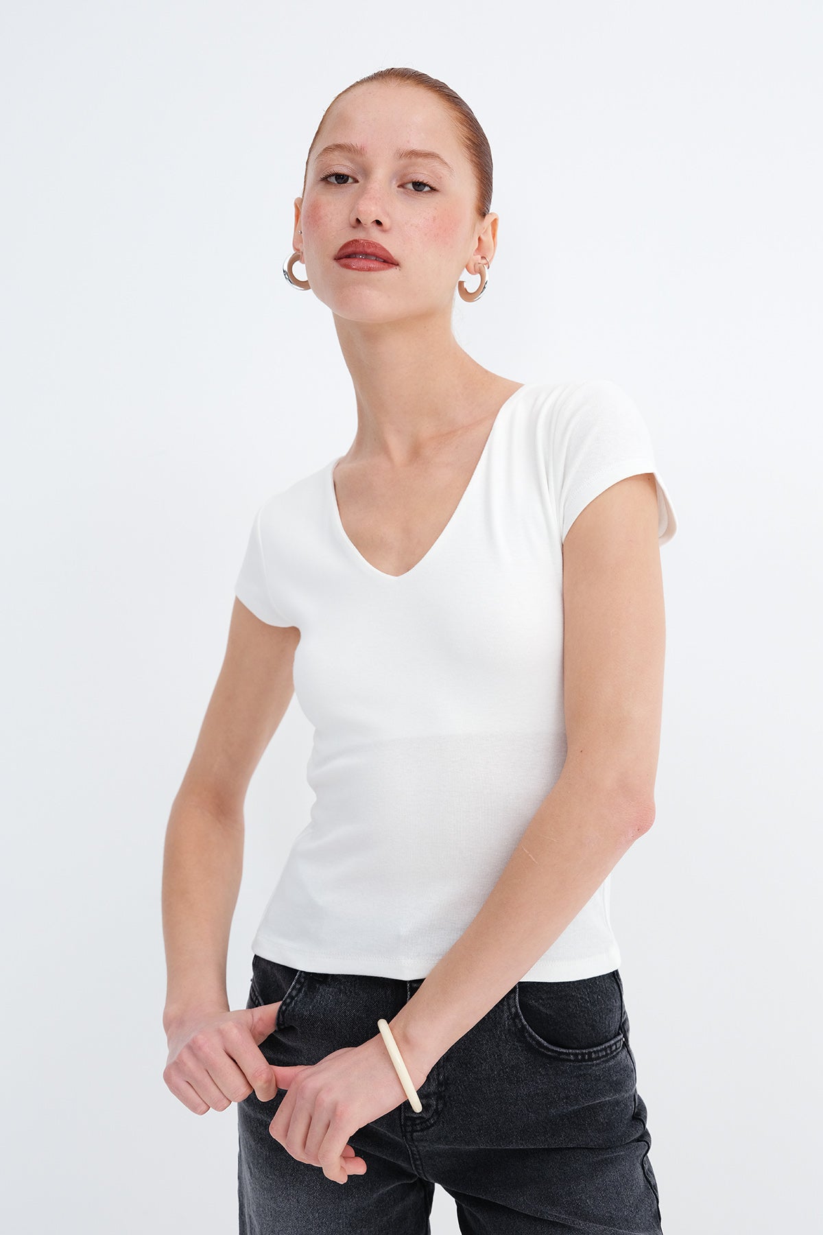 Ecru_V-Neck-Modal-T-shirt-addax
