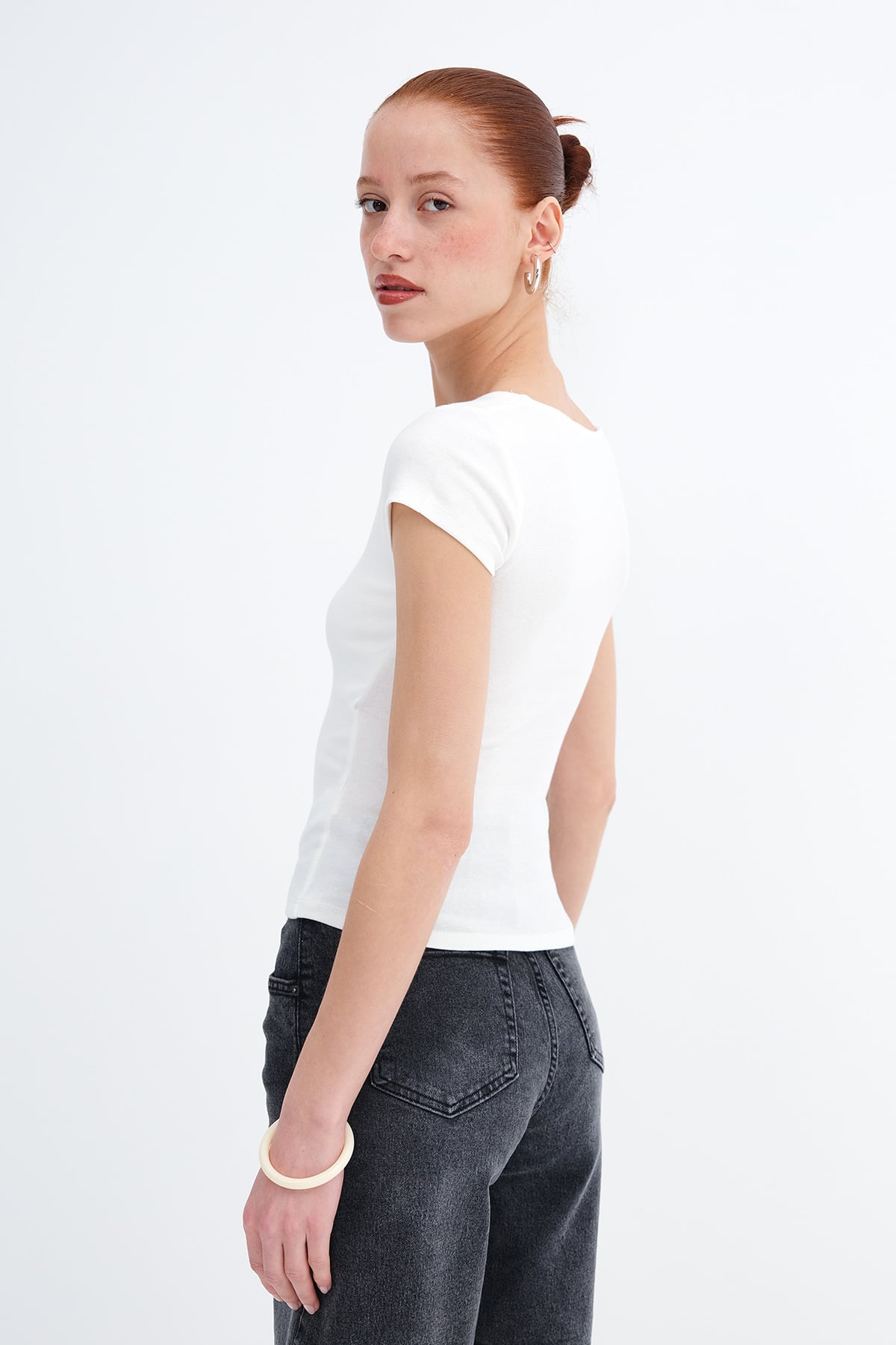 Ecru_V-Neck-Modal-T-shirt-addax