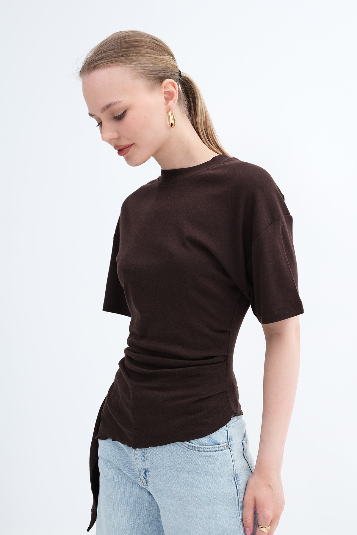 Bitter-Coffee_Side-Ruched-Modal-T-Shirt-addax