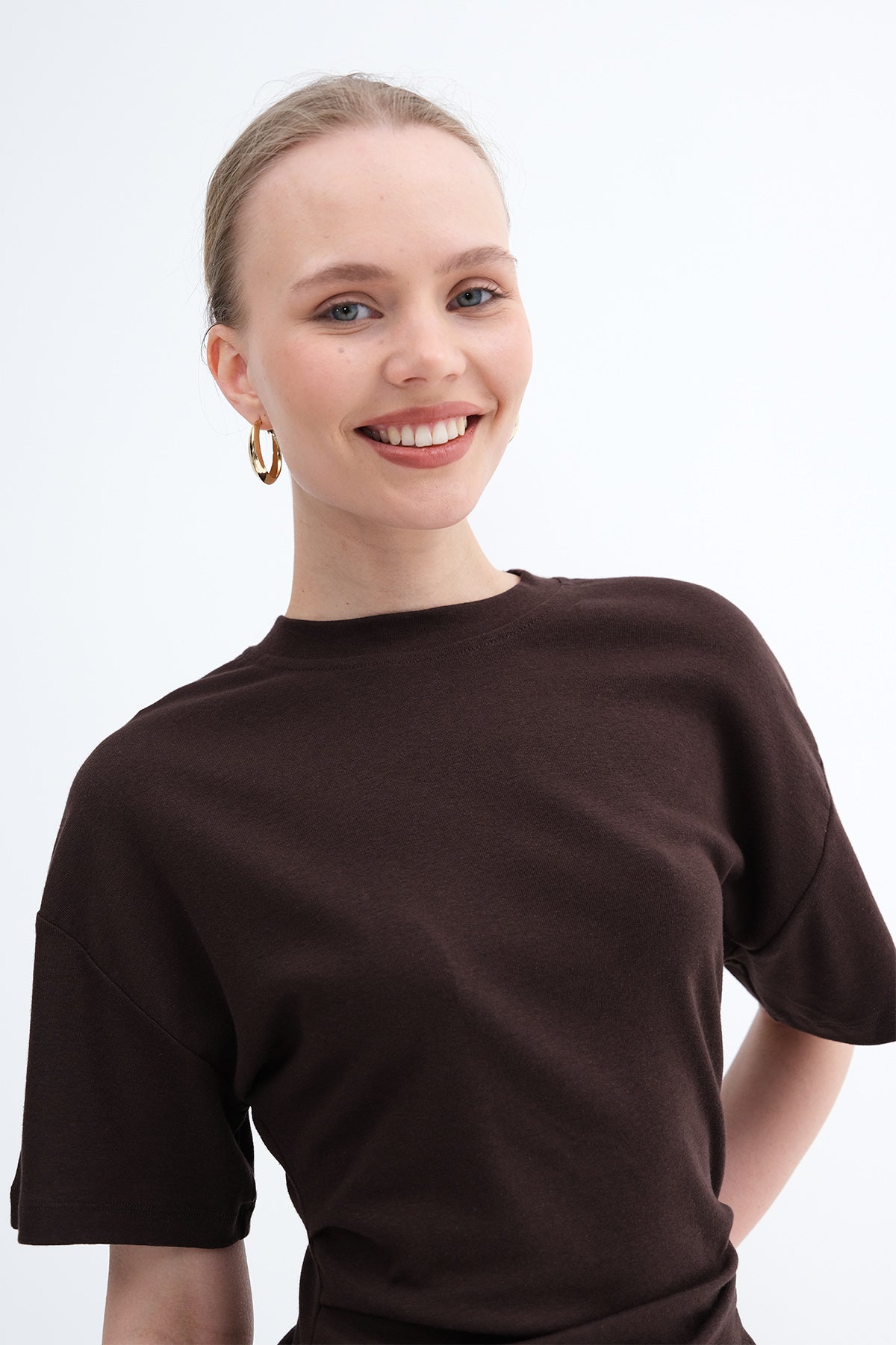 Bitter-Coffee_Side-Ruched-Modal-T-Shirt-addax