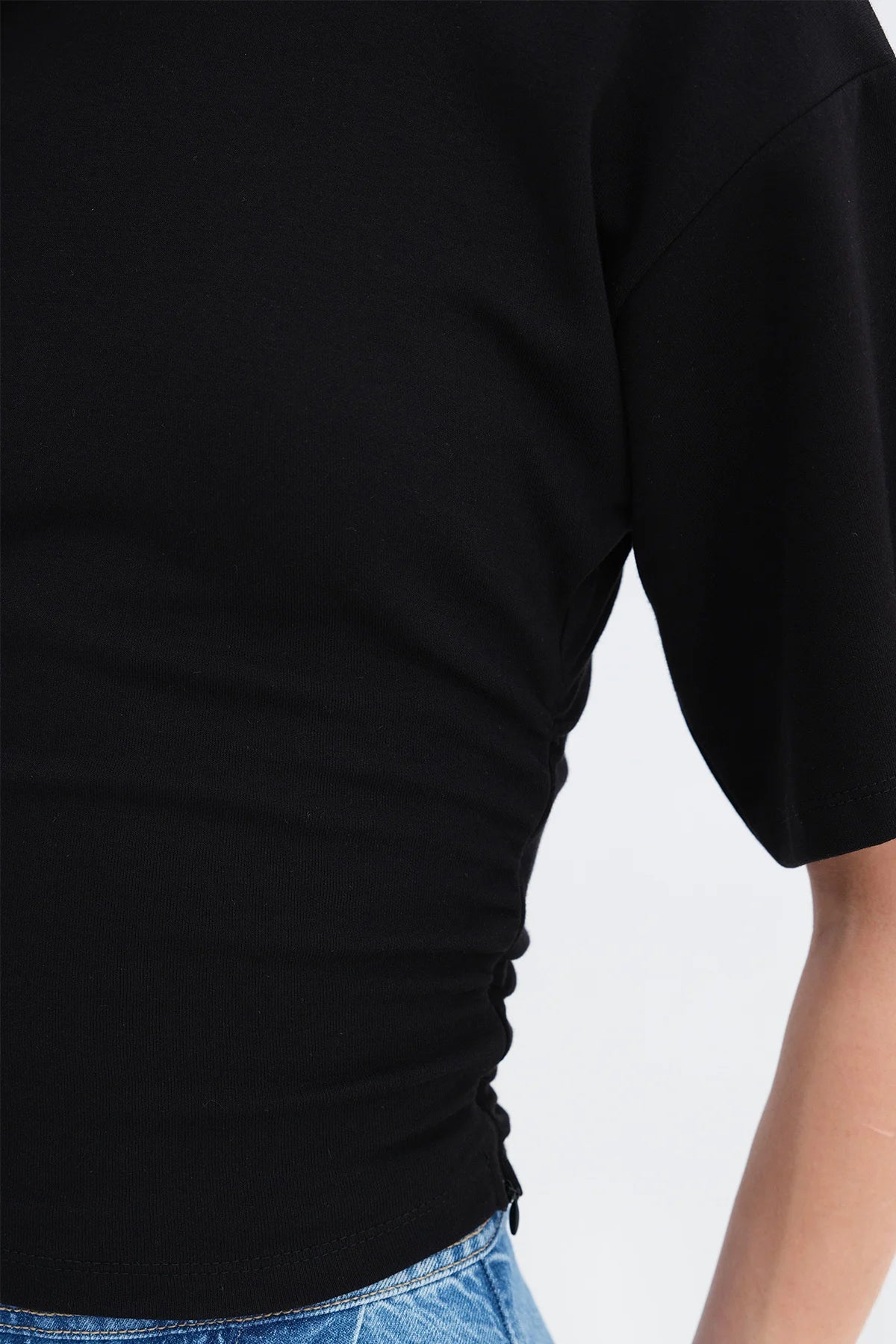 Black_Side-Gathered-T-shirt-addax