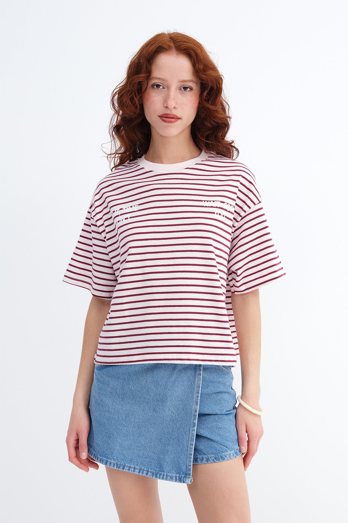 Lotus-Gardenia_Striped-Printed-T-Shirt-addax