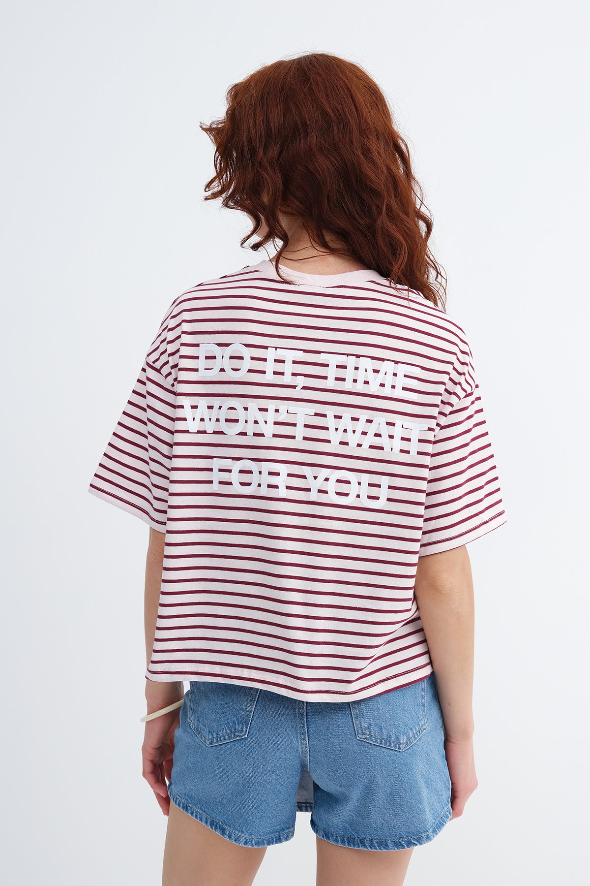 Lotus-Gardenia_Striped-Printed-T-Shirt-addax