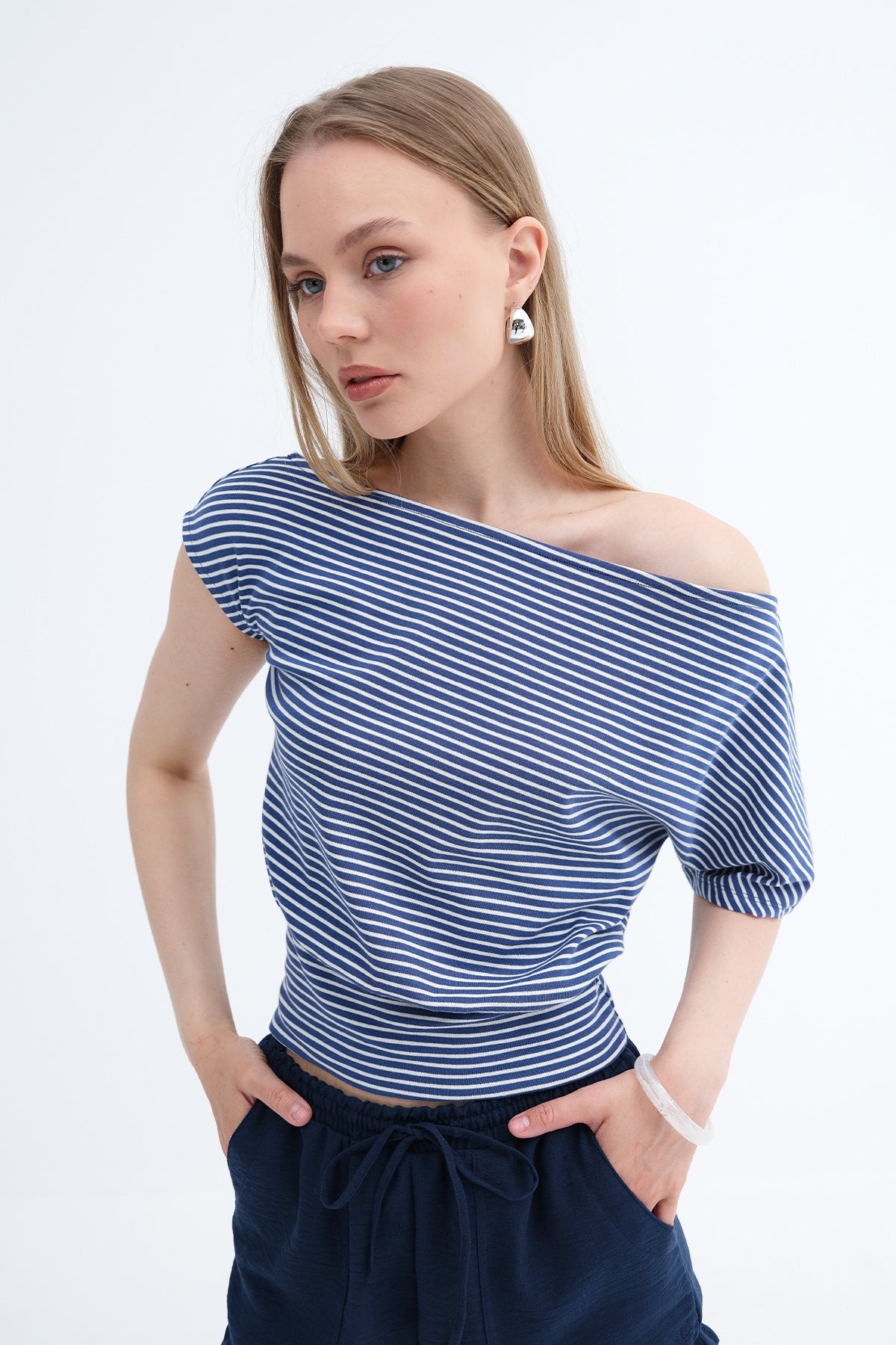 Indigo---Ecru_One-Shoulder-T-shirt-addax