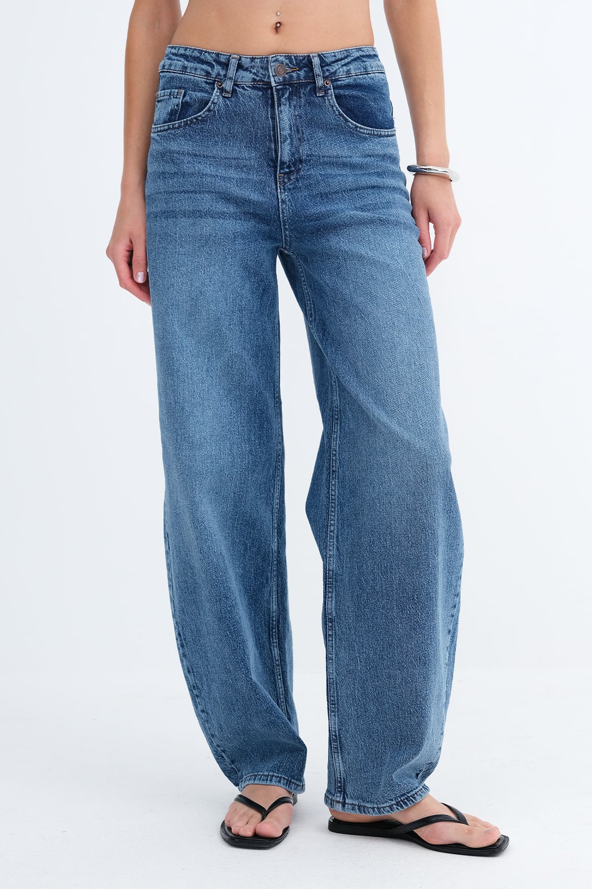 Blue_Baggy-Jeans-addax