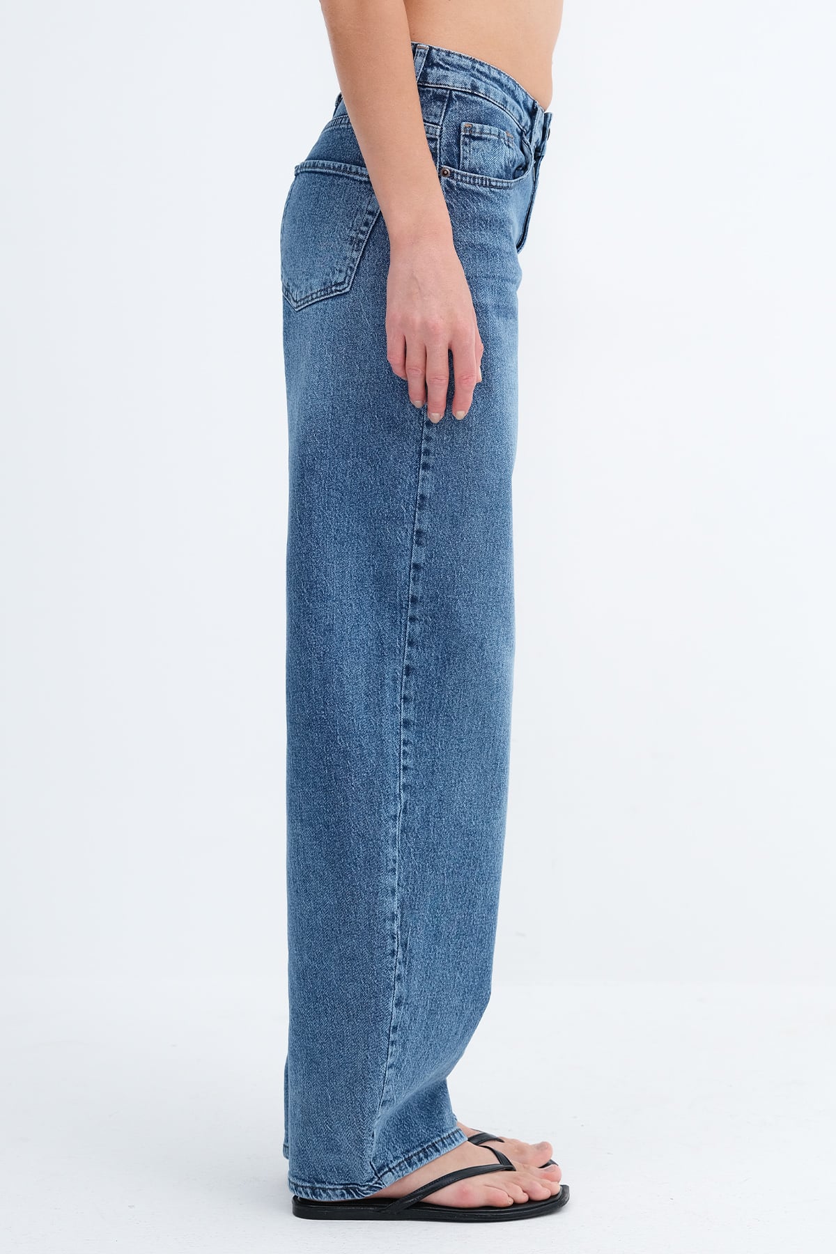 Blue_Baggy-Jeans-addax