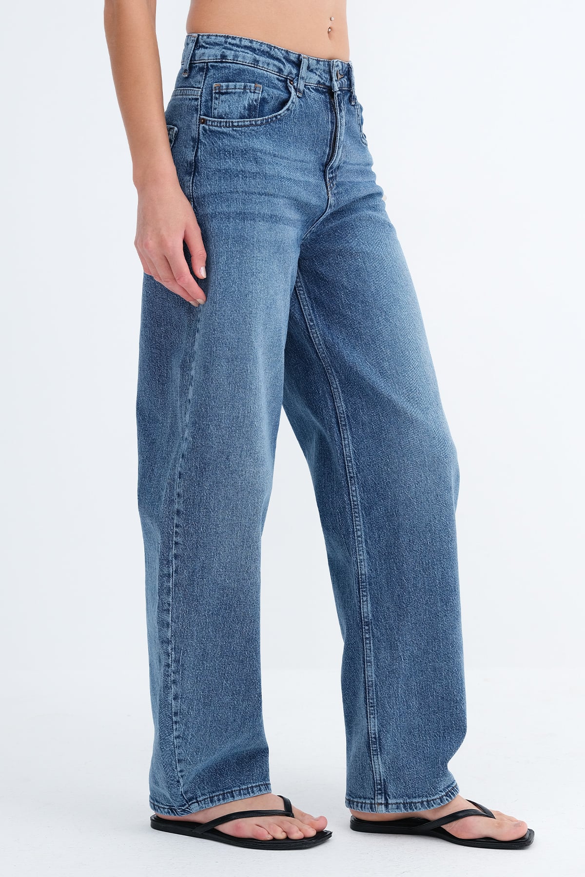 Blue_Baggy-Jeans-addax