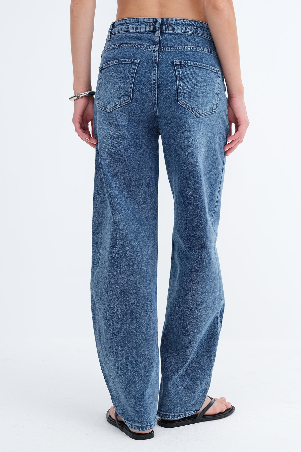 Blue_Baggy-Jeans-addax