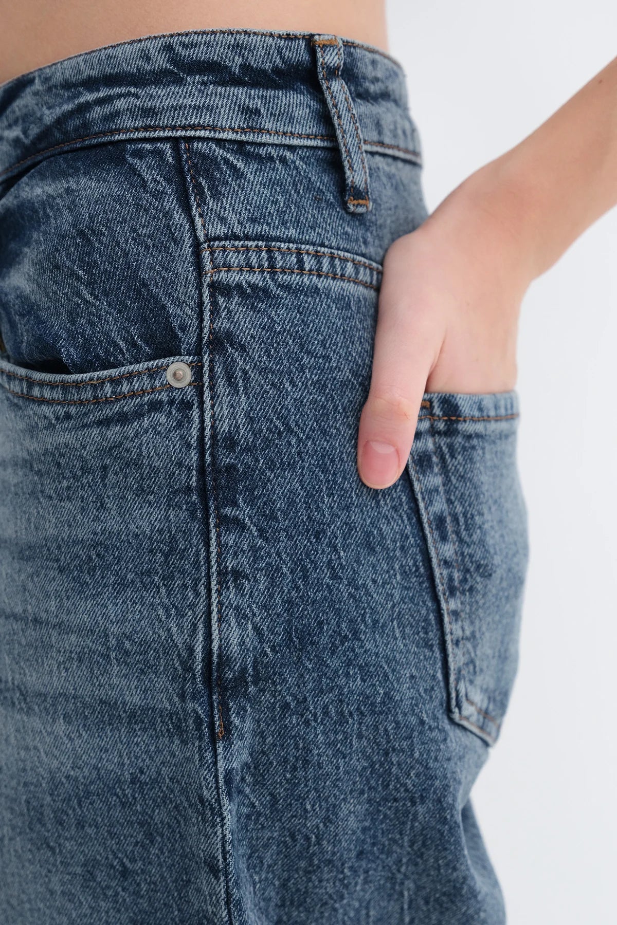 S.Blue_Baggy-Jeans-addax