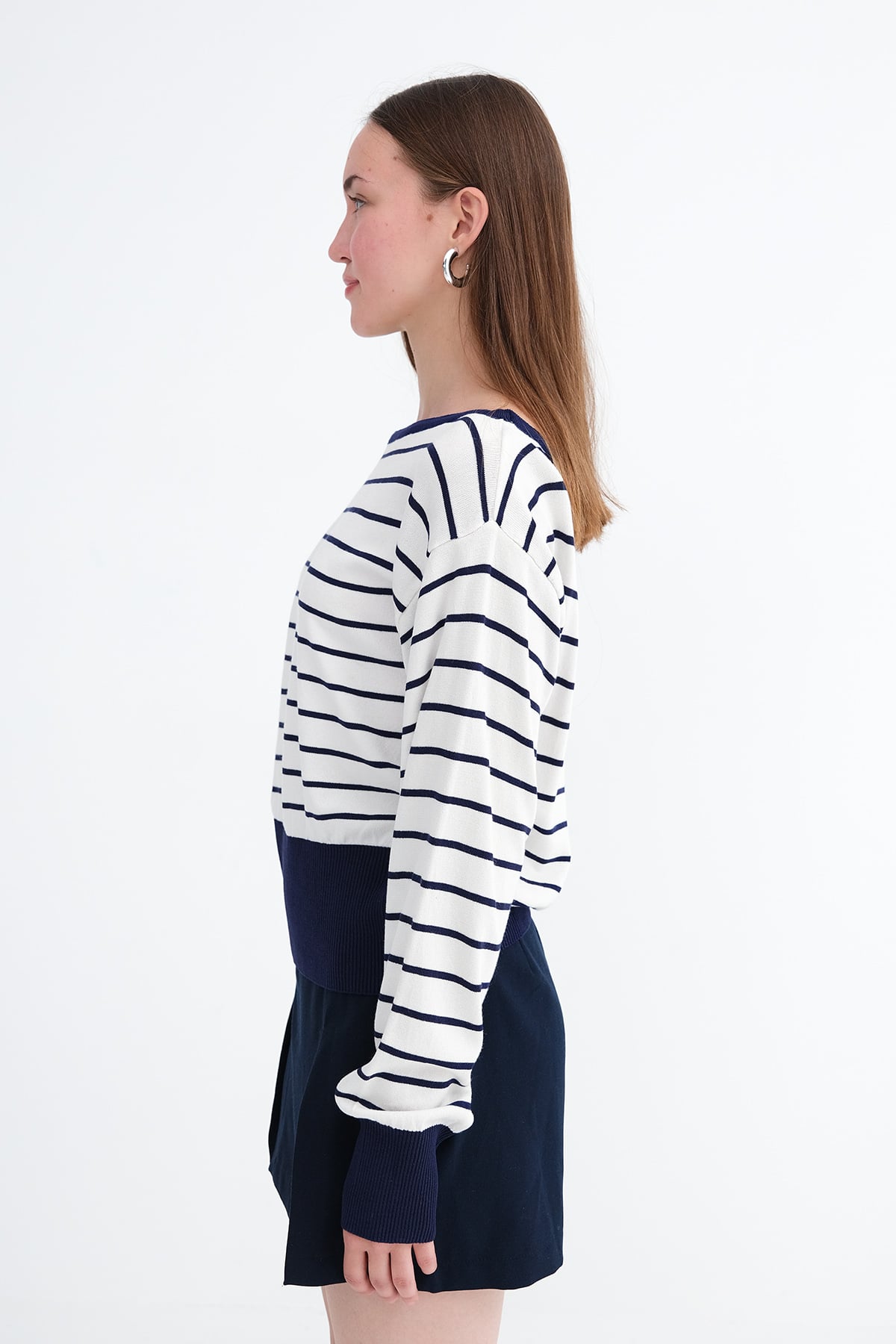 Night-Blue---Ecru_Striped-Knit-Sweater-addax