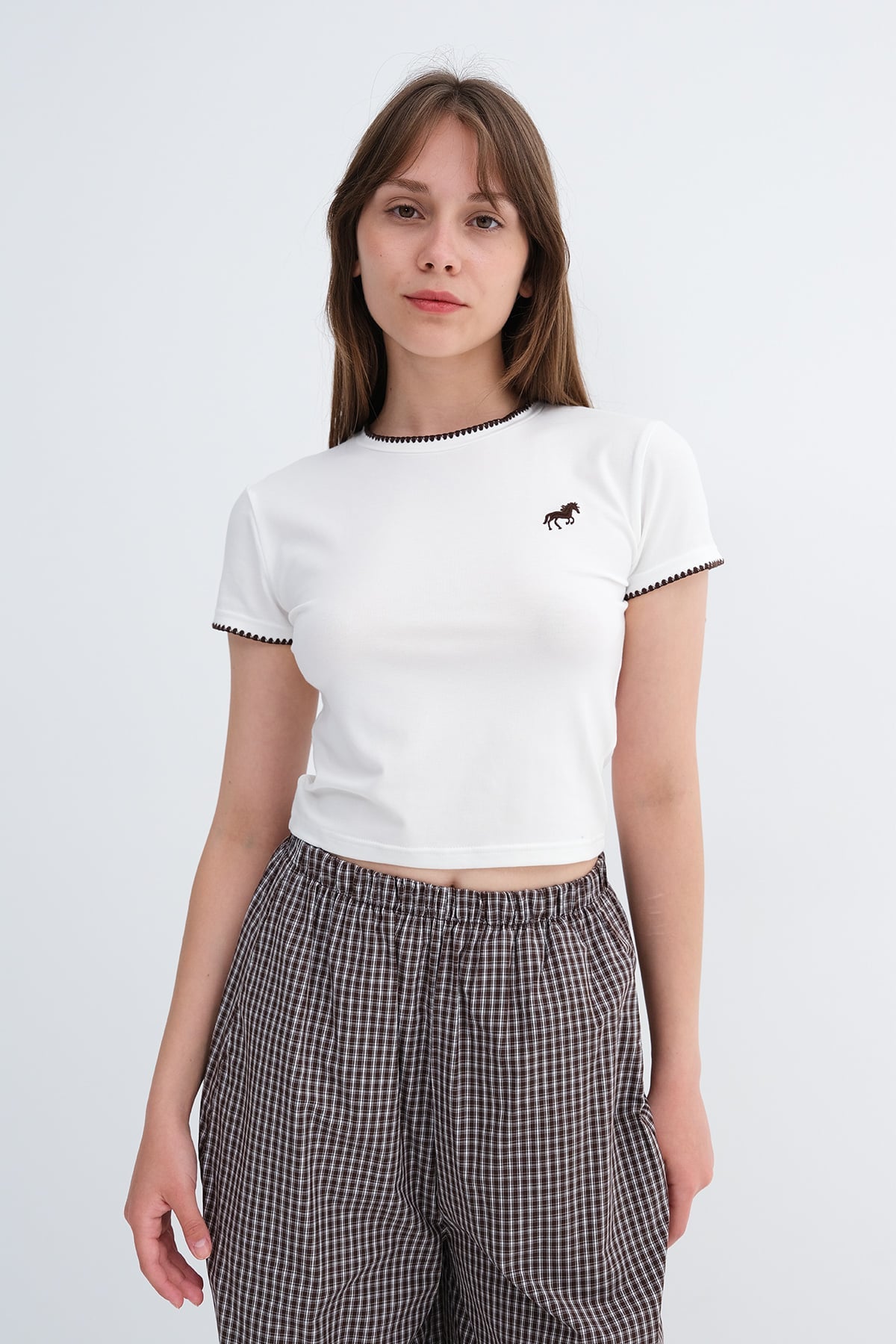 Ecru_Embroidered-T-shirt-addax