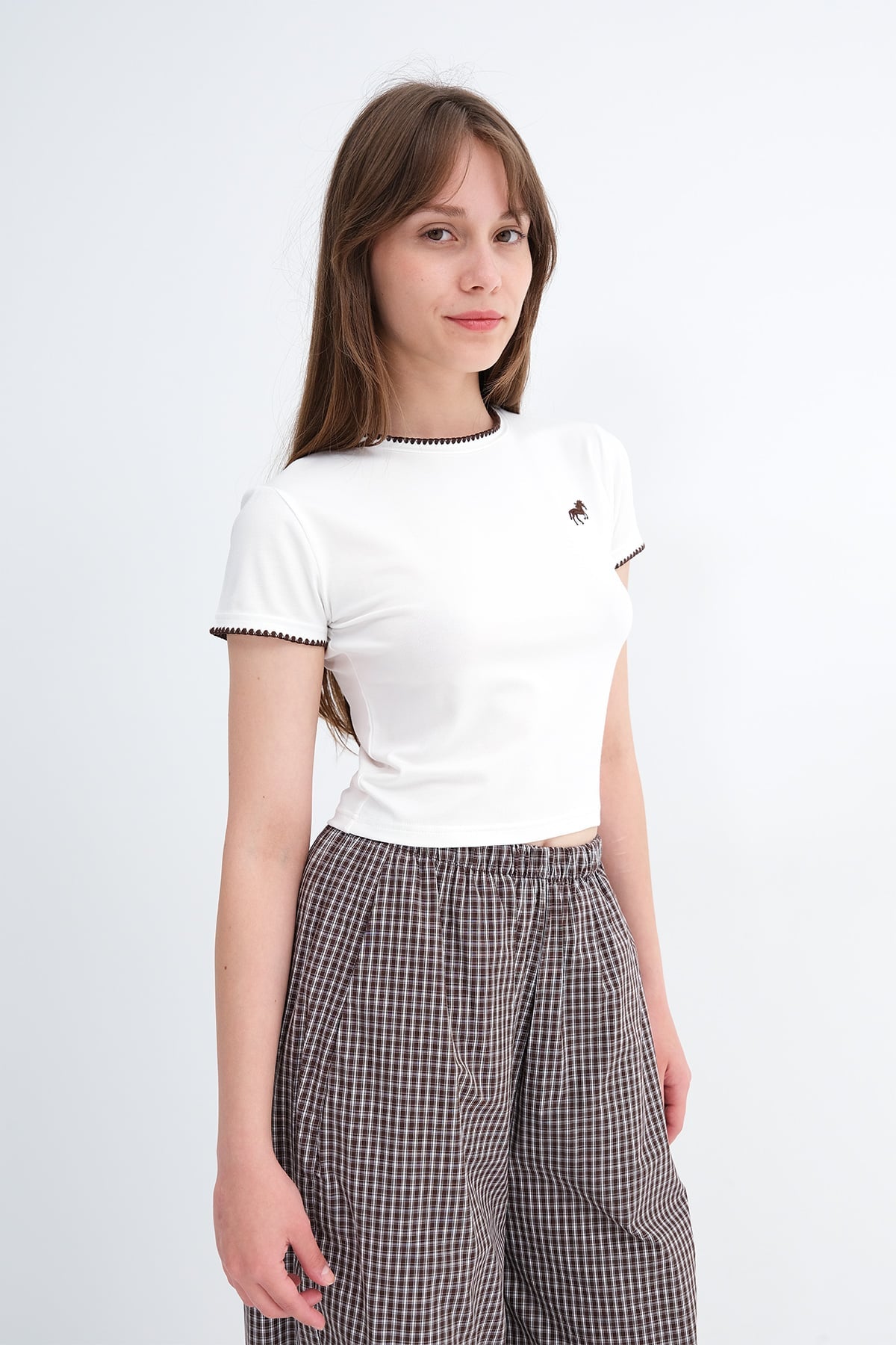 Ecru_Embroidered-T-shirt-addax