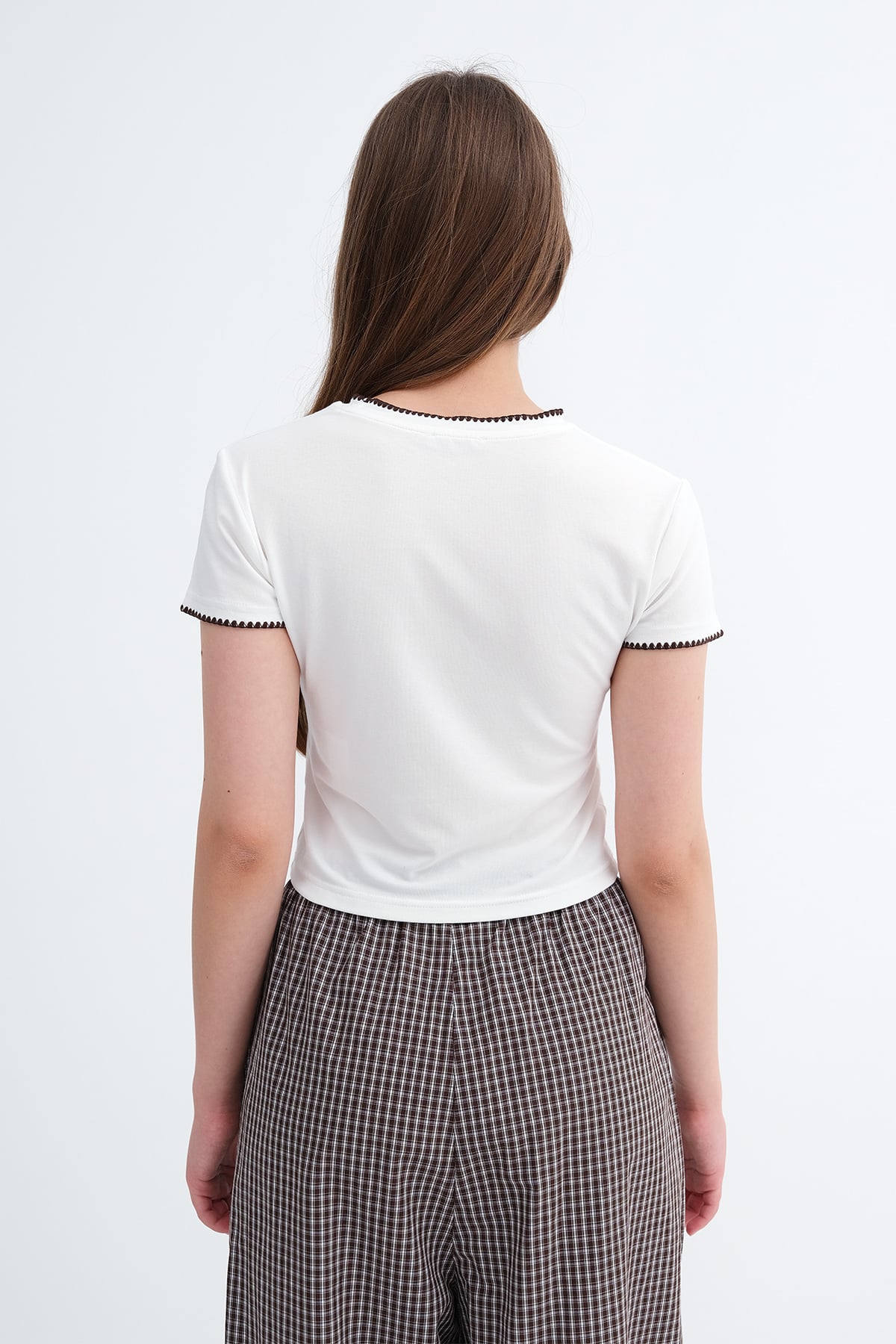 Ecru_Embroidered-T-shirt-addax