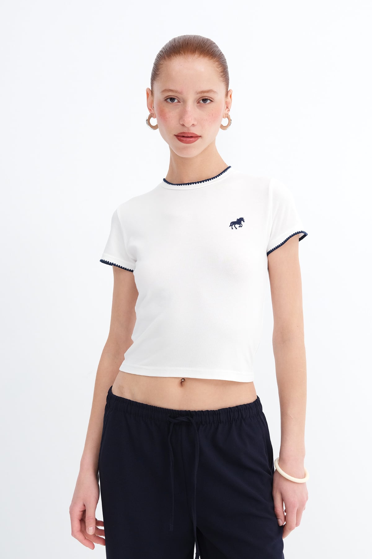 Ecru---Night-Blue_Embroidered-T-shirt-addax