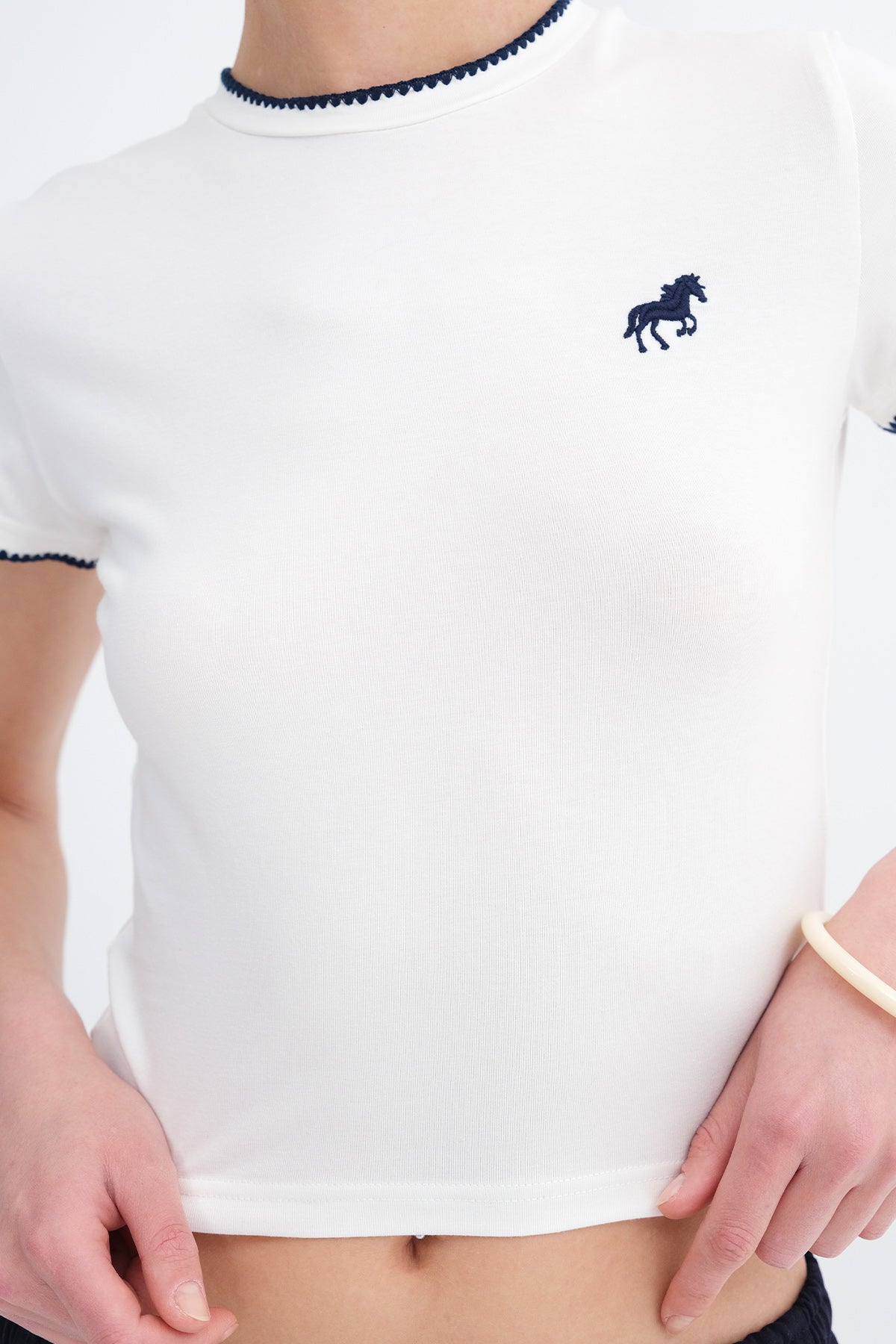Ecru---Night-Blue_Embroidered-T-shirt-addax