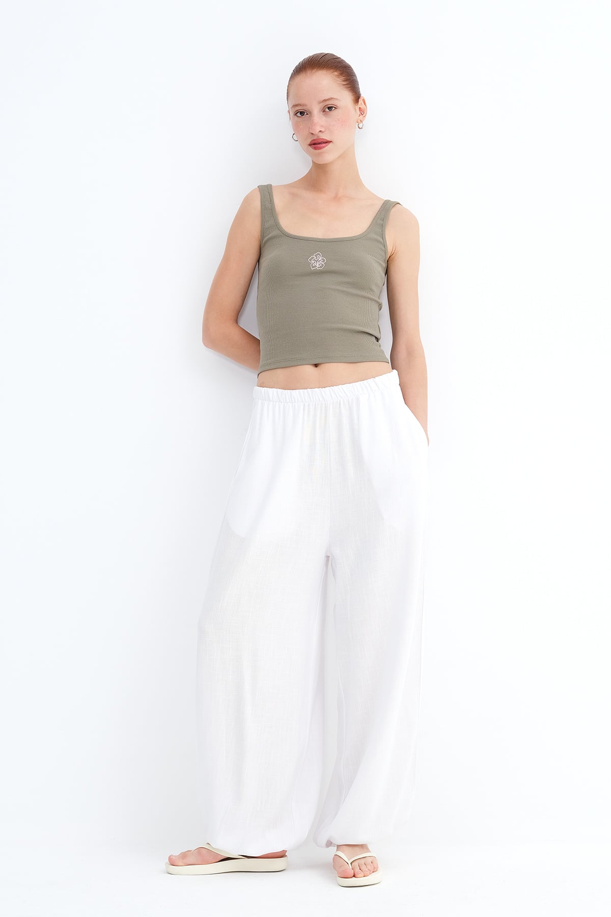 Ecru_Elastic-Waist-Linen-Trousers-addax
