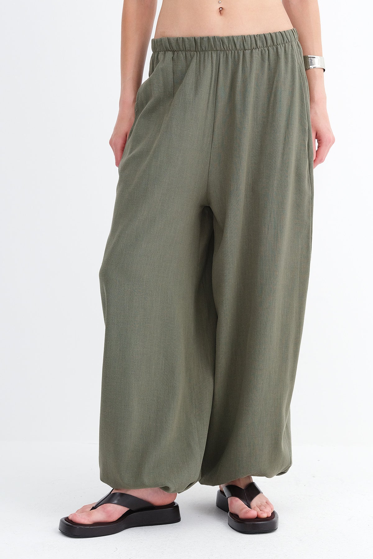 Oil-Green_Elastic-Waist-Linen-Trousers-addax