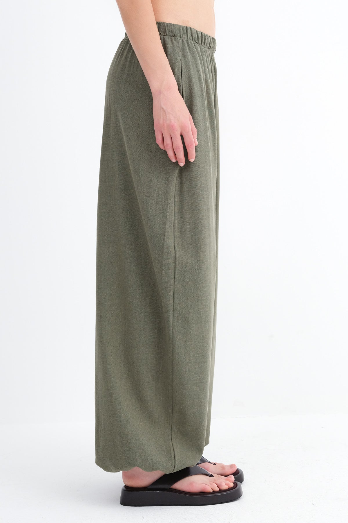 Oil-Green_Elastic-Waist-Linen-Trousers-addax
