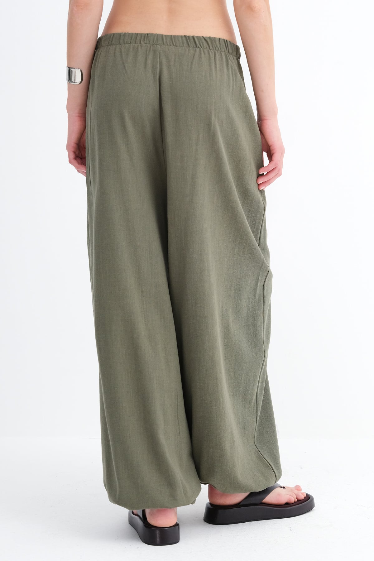 Oil-Green_Elastic-Waist-Linen-Trousers-addax