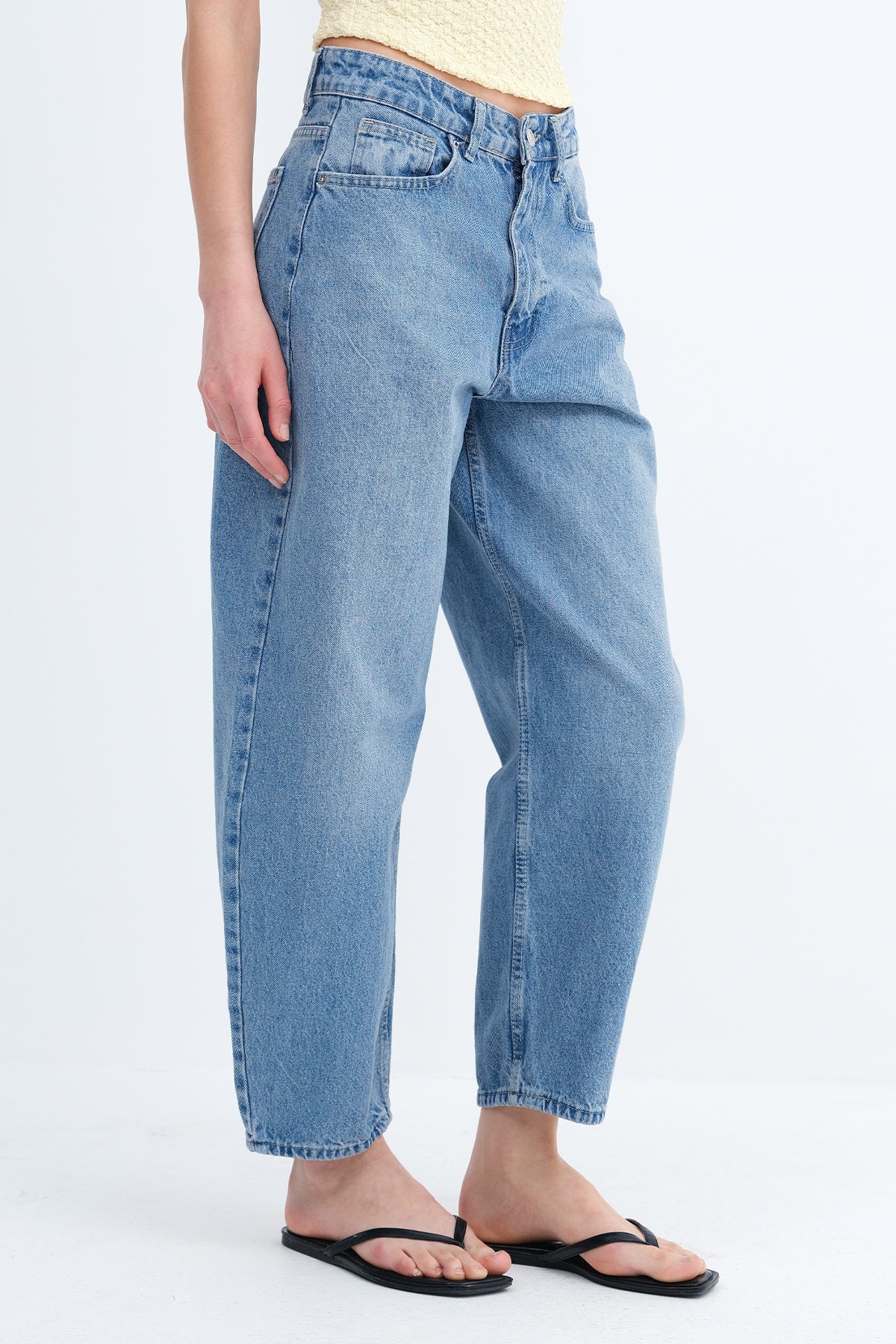 Tint_Baggy-Jeans-addax