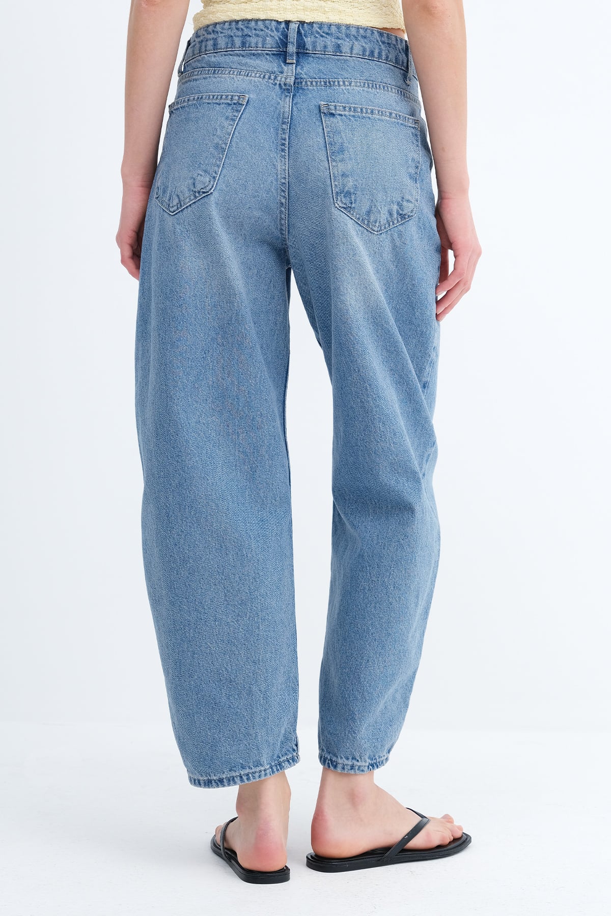 Tint_Baggy-Jeans-addax