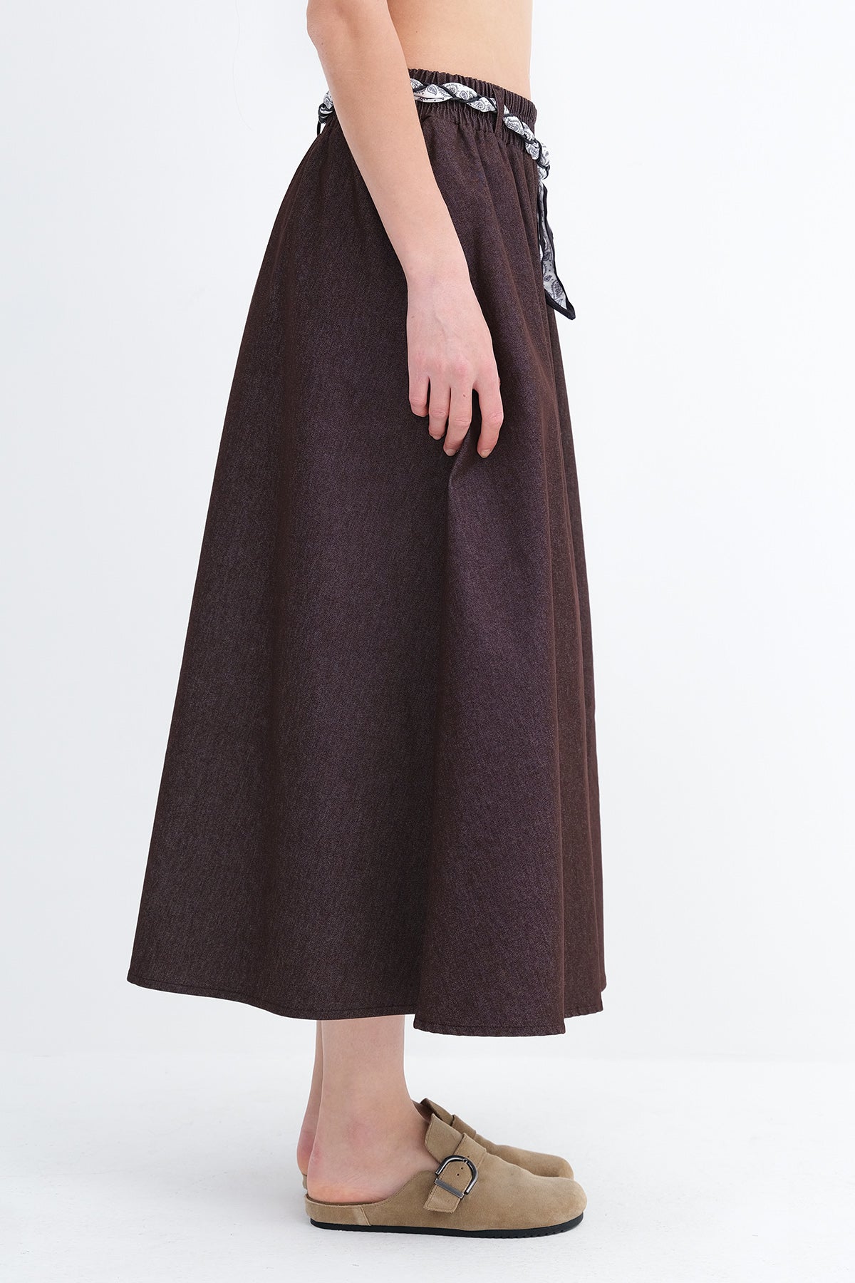Brown_Scarf-Detail-Long-Skirt-addax