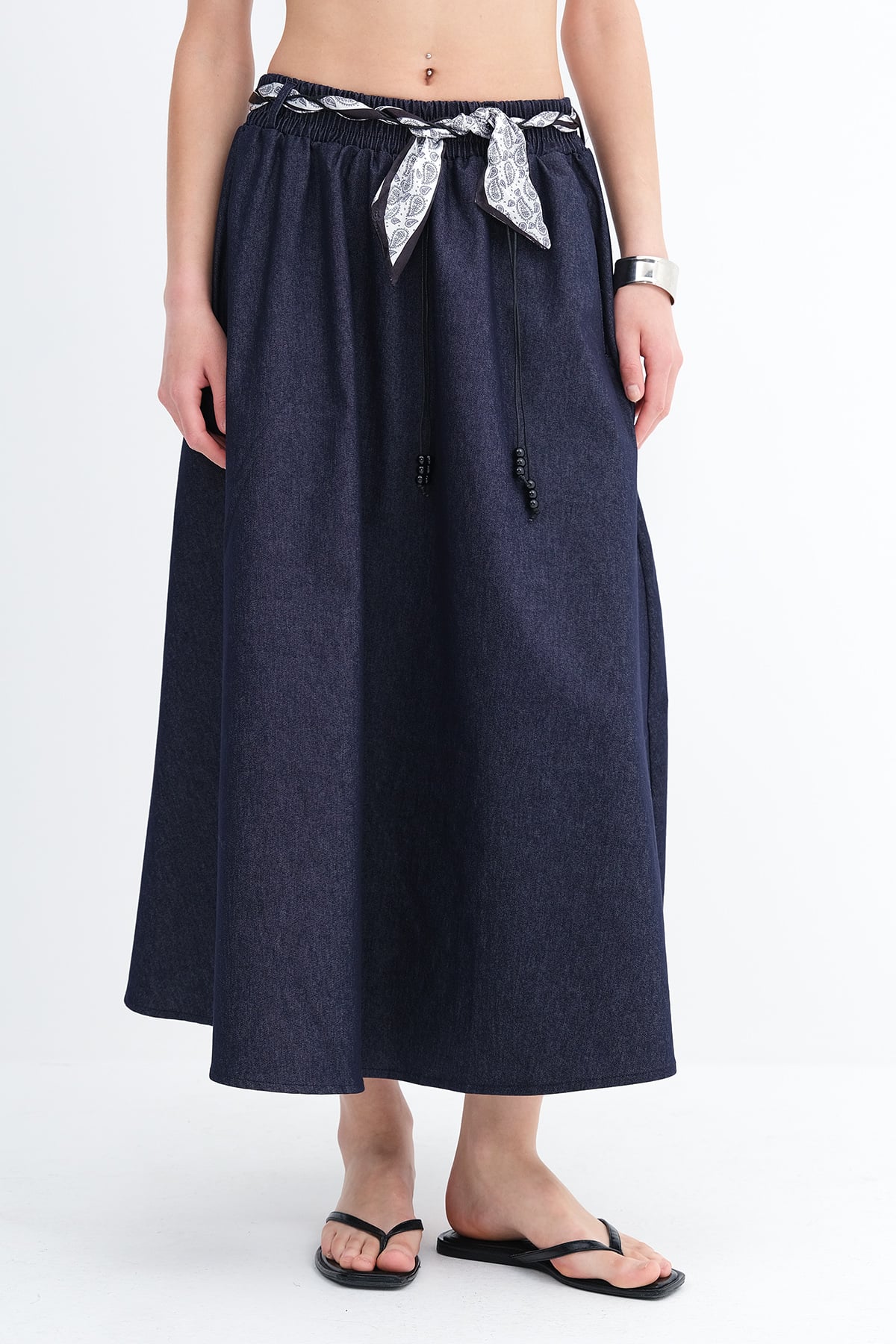 Night-Blue-Rins_Scarf-Detail-Long-Skirt-addax