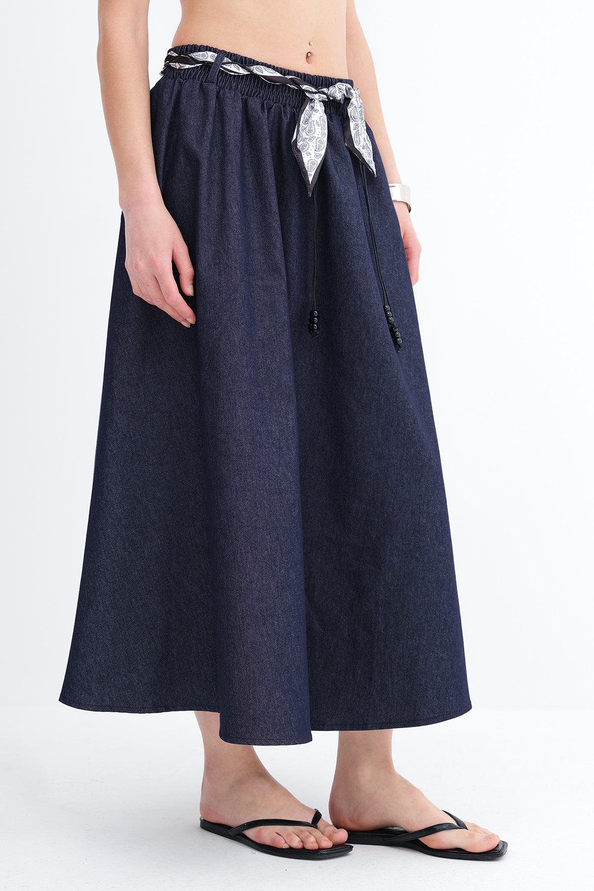 Night-Blue-Rins_Scarf-Detail-Long-Skirt-addax