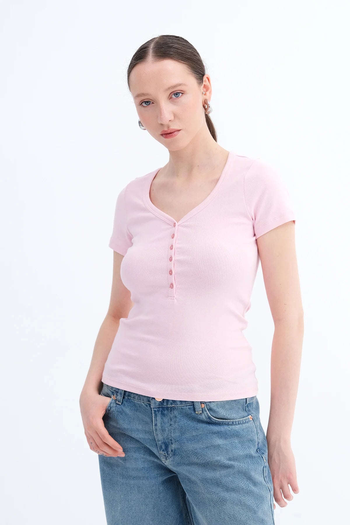 Lotus_V-Neck-Buttoned-T-shirt-addax