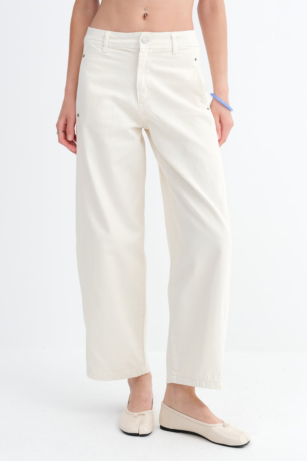 Ecru_Baggy-Jean-Pants-addax