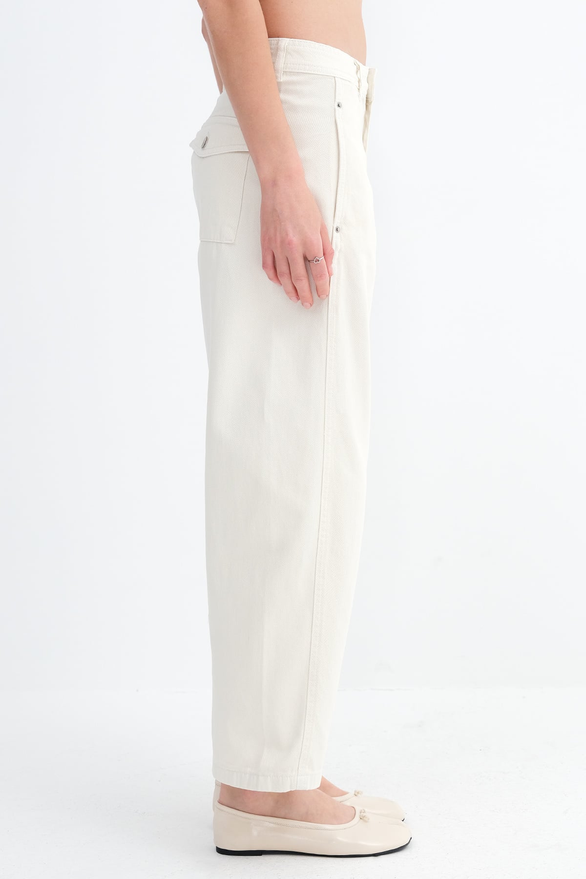 Ecru_Baggy-Jean-Pants-addax