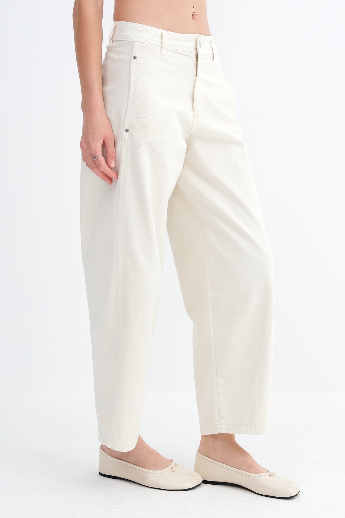 Ecru_Baggy-Jean-Pants-addax