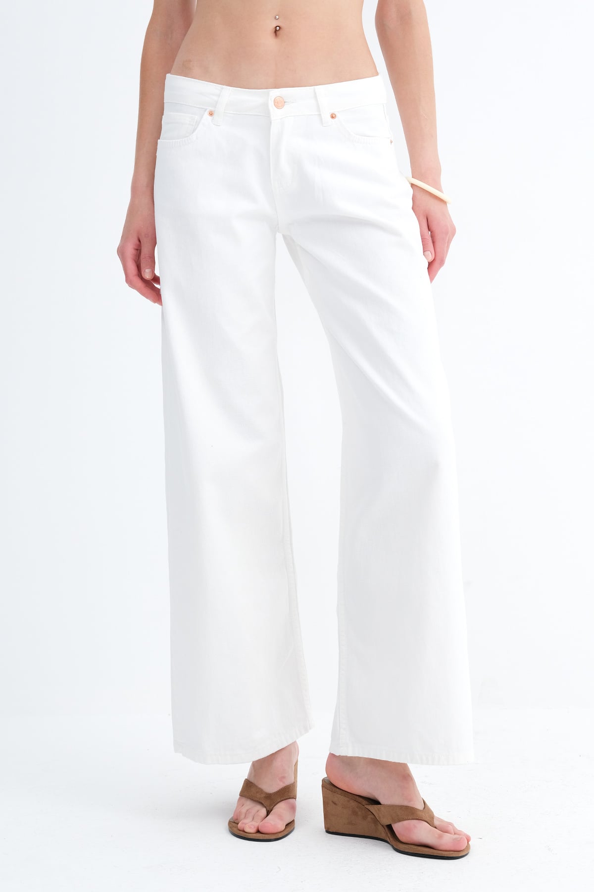 White_Wide-Leg-Jeans-addax