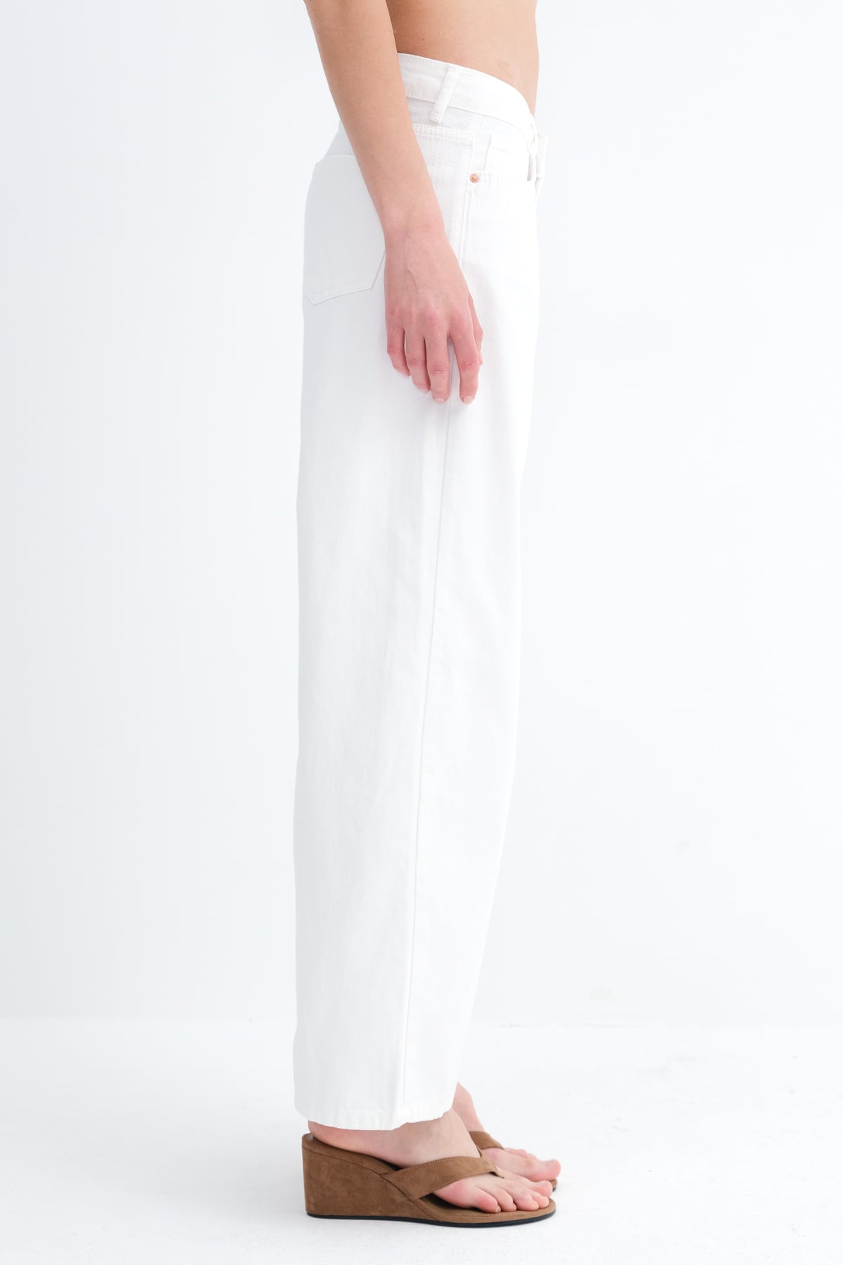 White_Wide-Leg-Jeans-addax