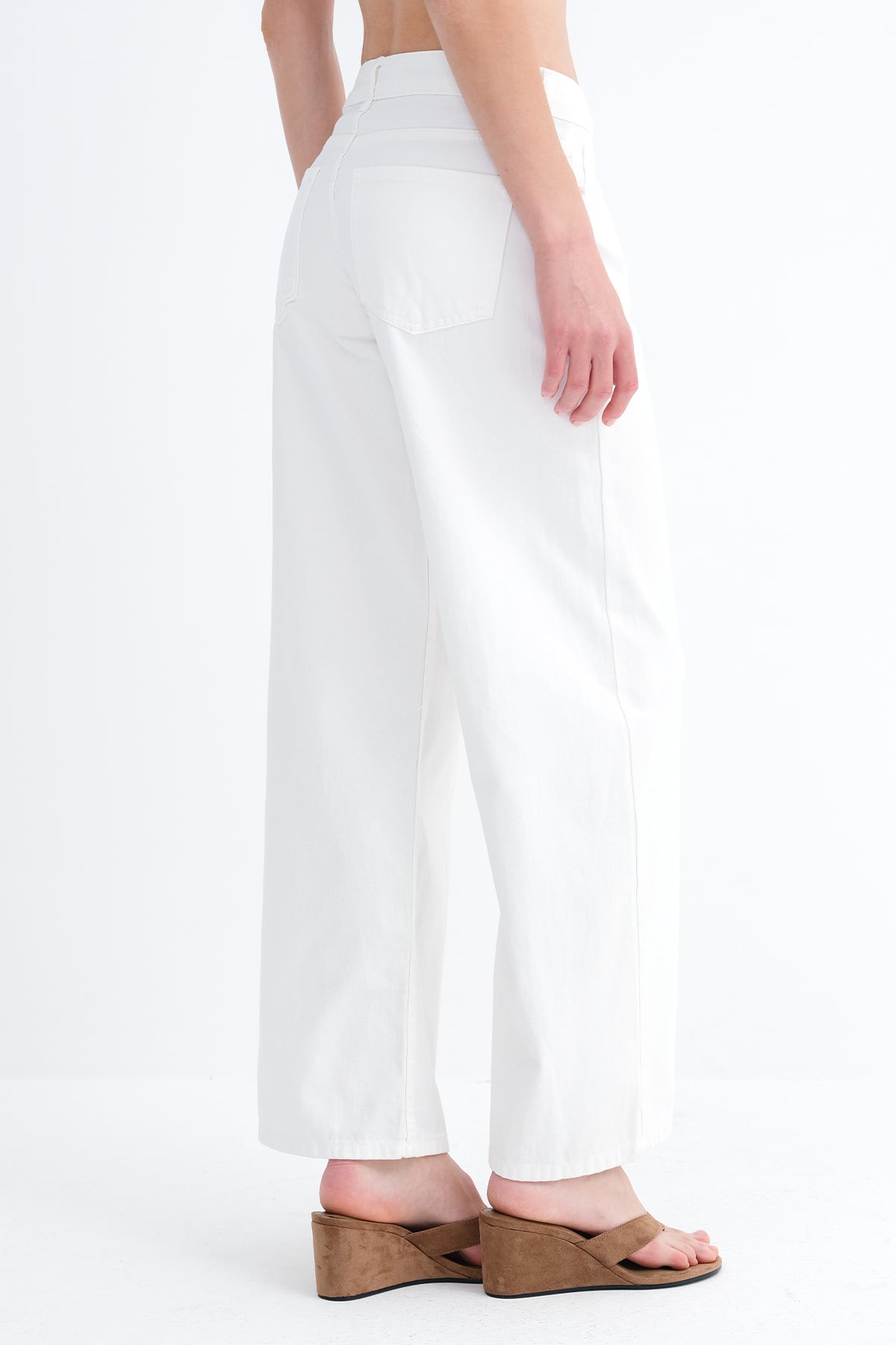 White_Wide-Leg-Jeans-addax