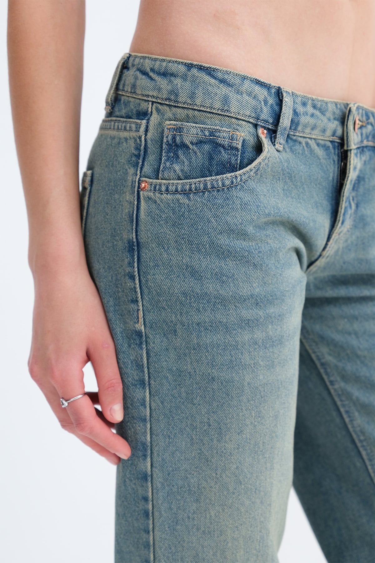 Green-Tint_Wide-Leg-Jeans-addax