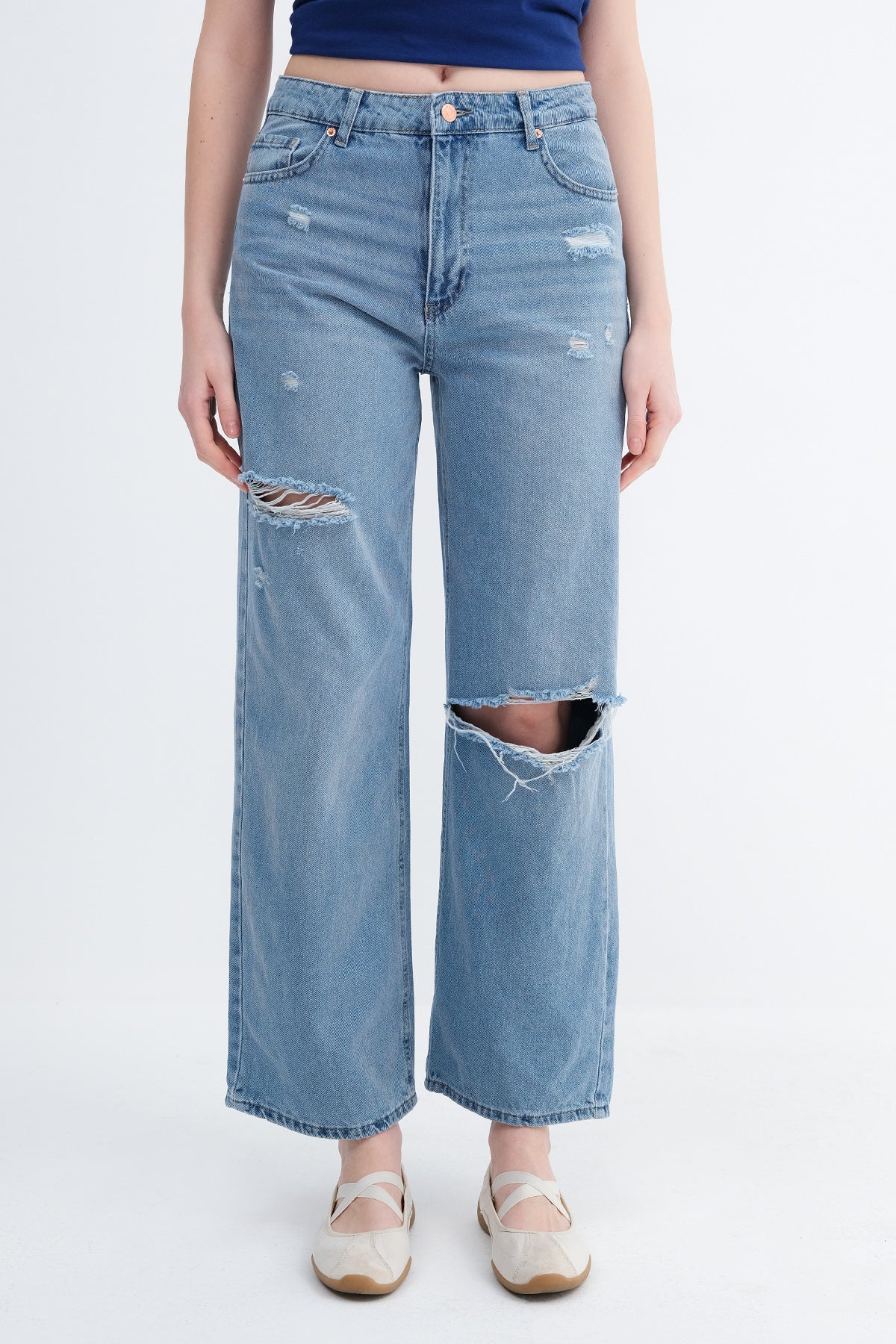 Blue-Tint_Ripped-Detail-Jeans-addax