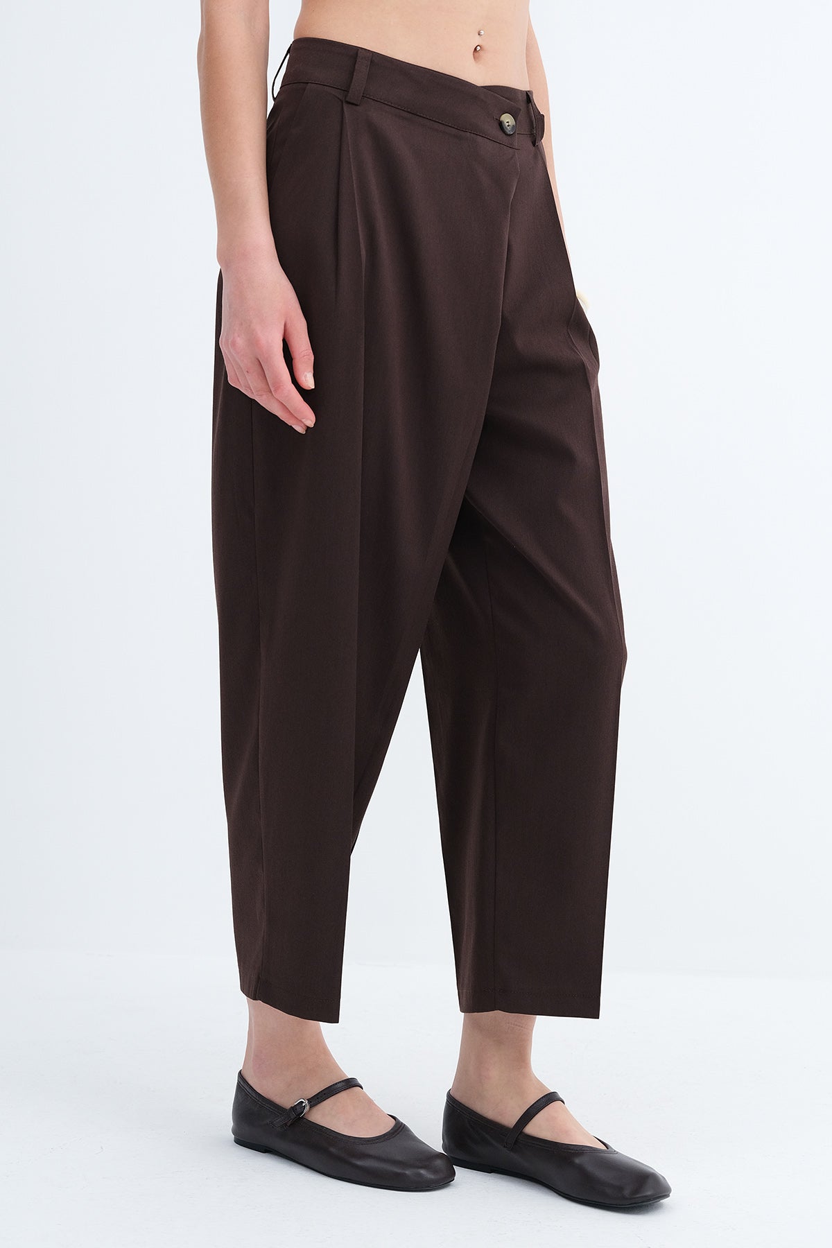 Bitter-Coffee_Button-Detail-Pants-addax
