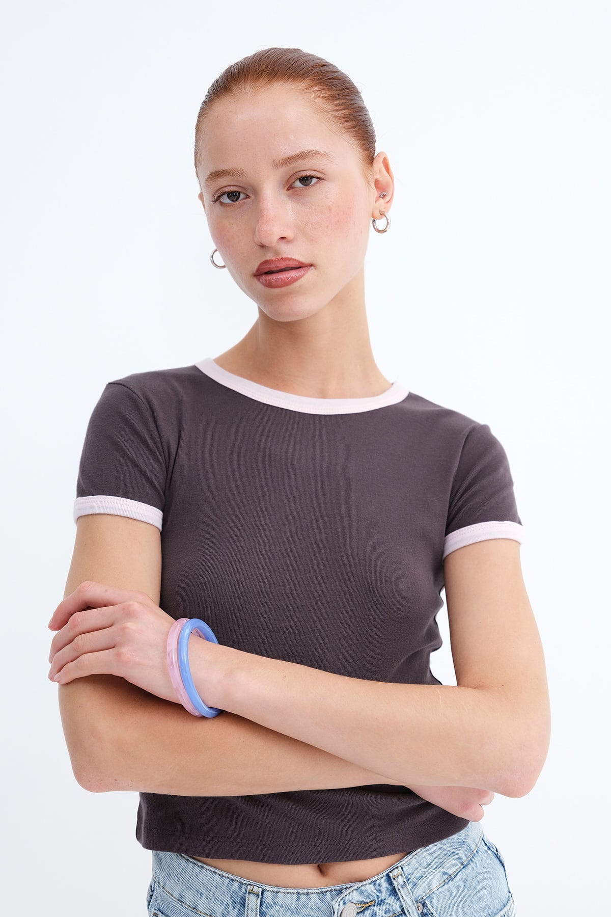 Soft-Brown_Piping-Detail-T-Shirt-addax