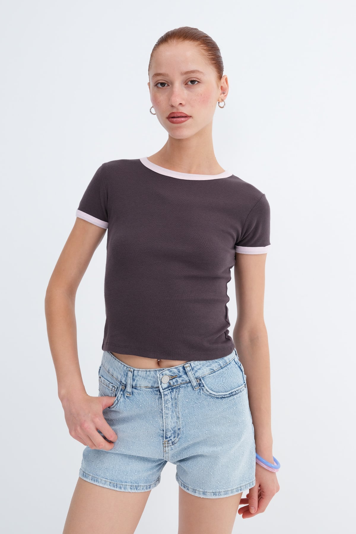 Soft-Brown_Piping-Detail-T-Shirt-addax