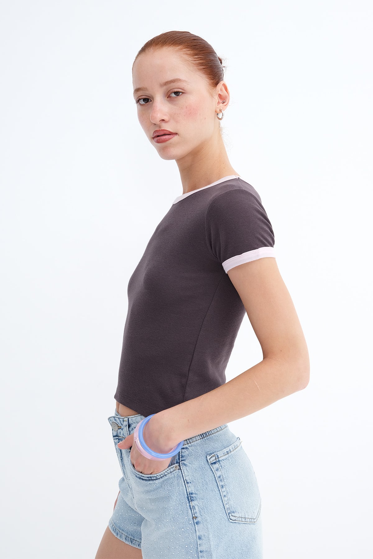 Soft-Brown_Piping-Detail-T-Shirt-addax